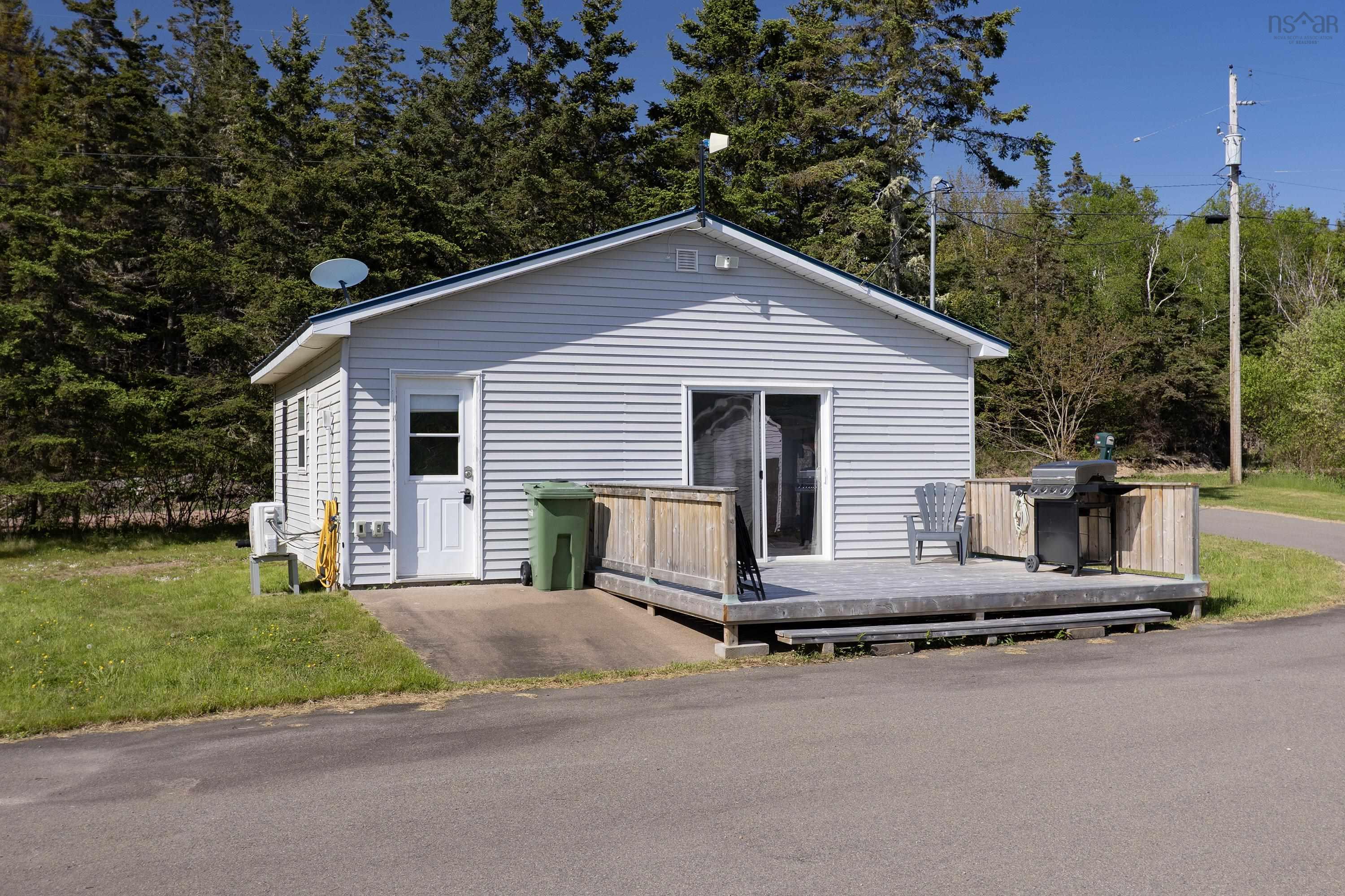 $165,900.00: 1168 West Bay Road, West Bay