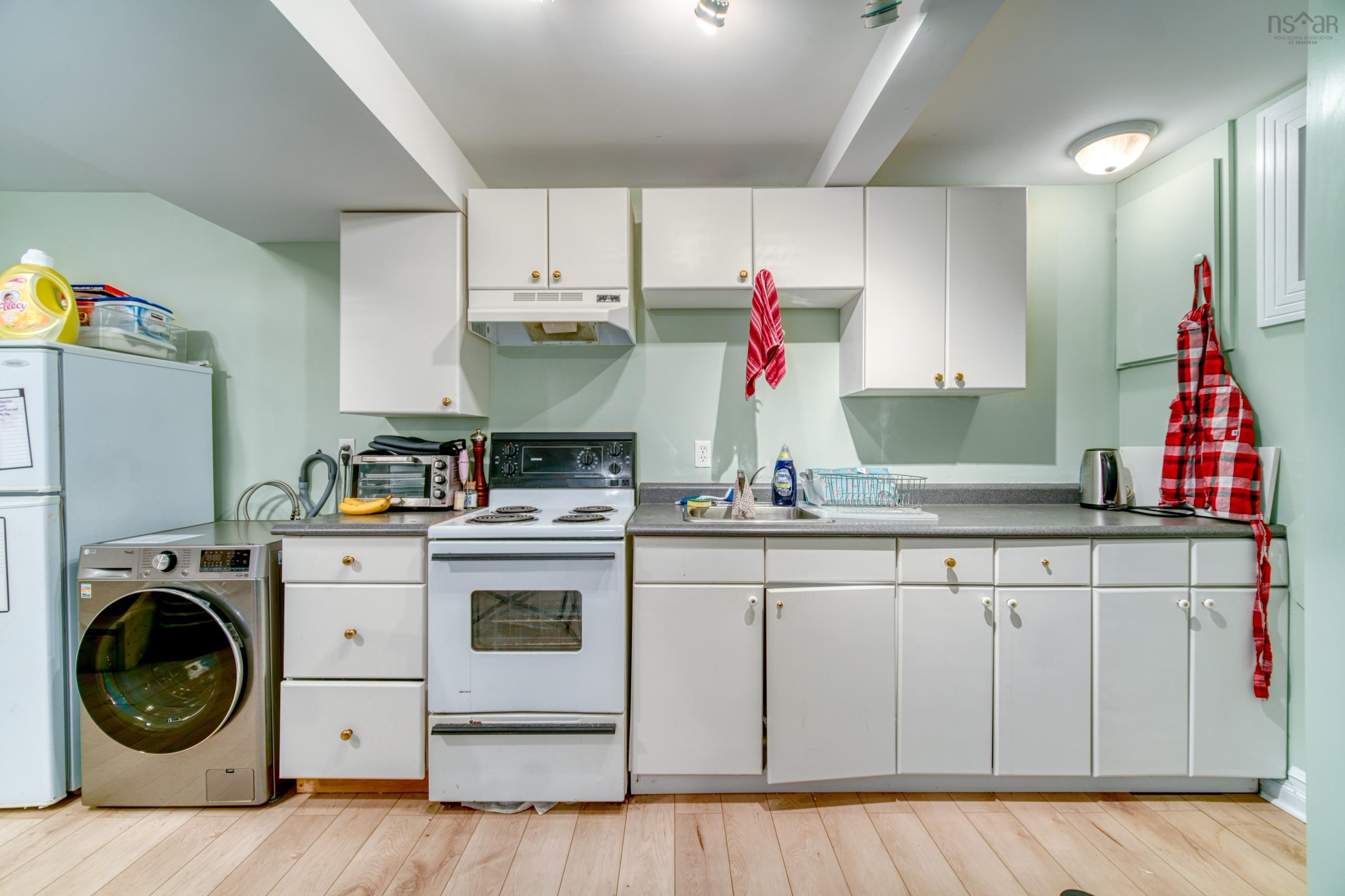 $879,000.00: 2078 Oxford Street, Halifax Regional Municipality