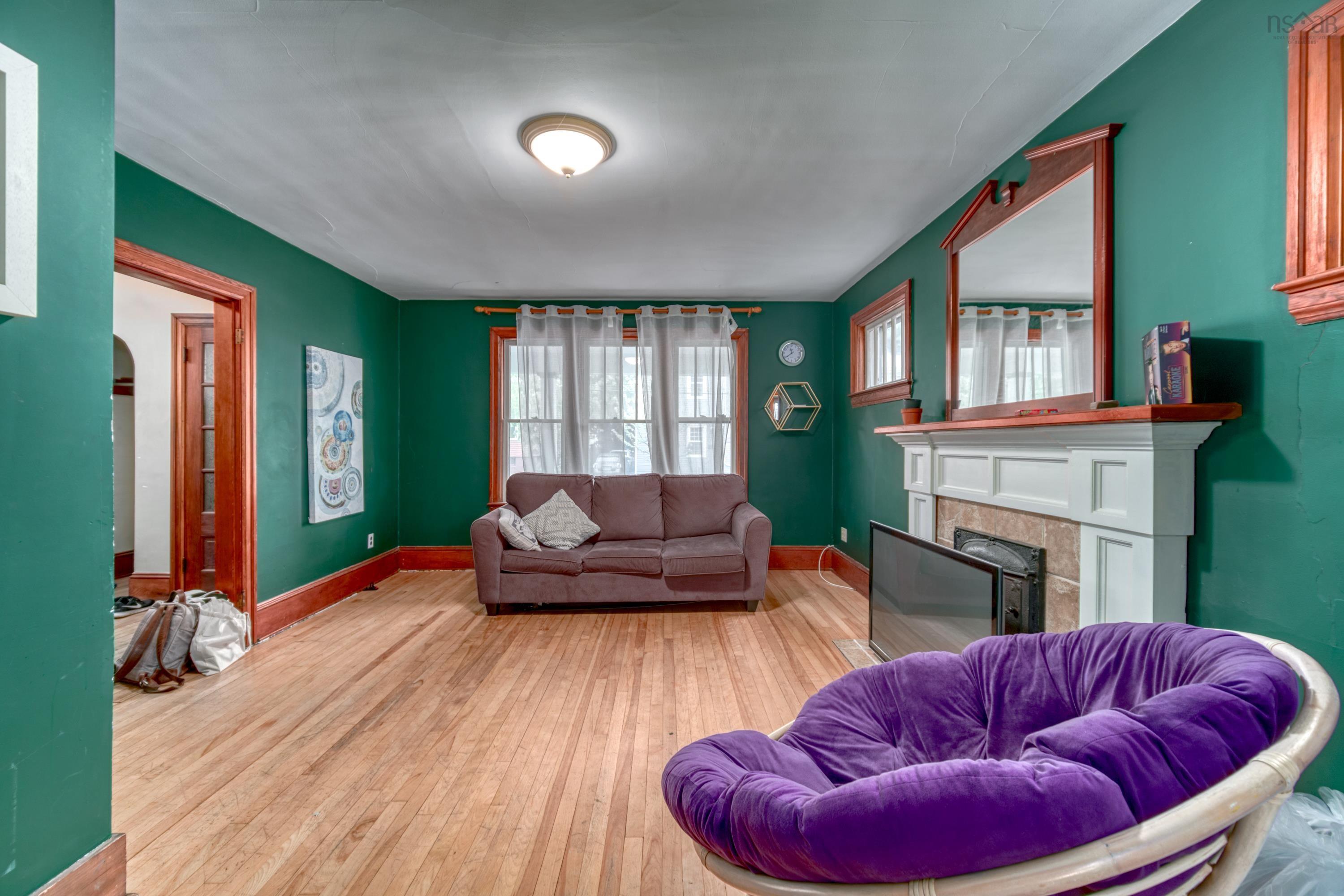 $879,000.00: 2078 Oxford Street, Halifax Regional Municipality