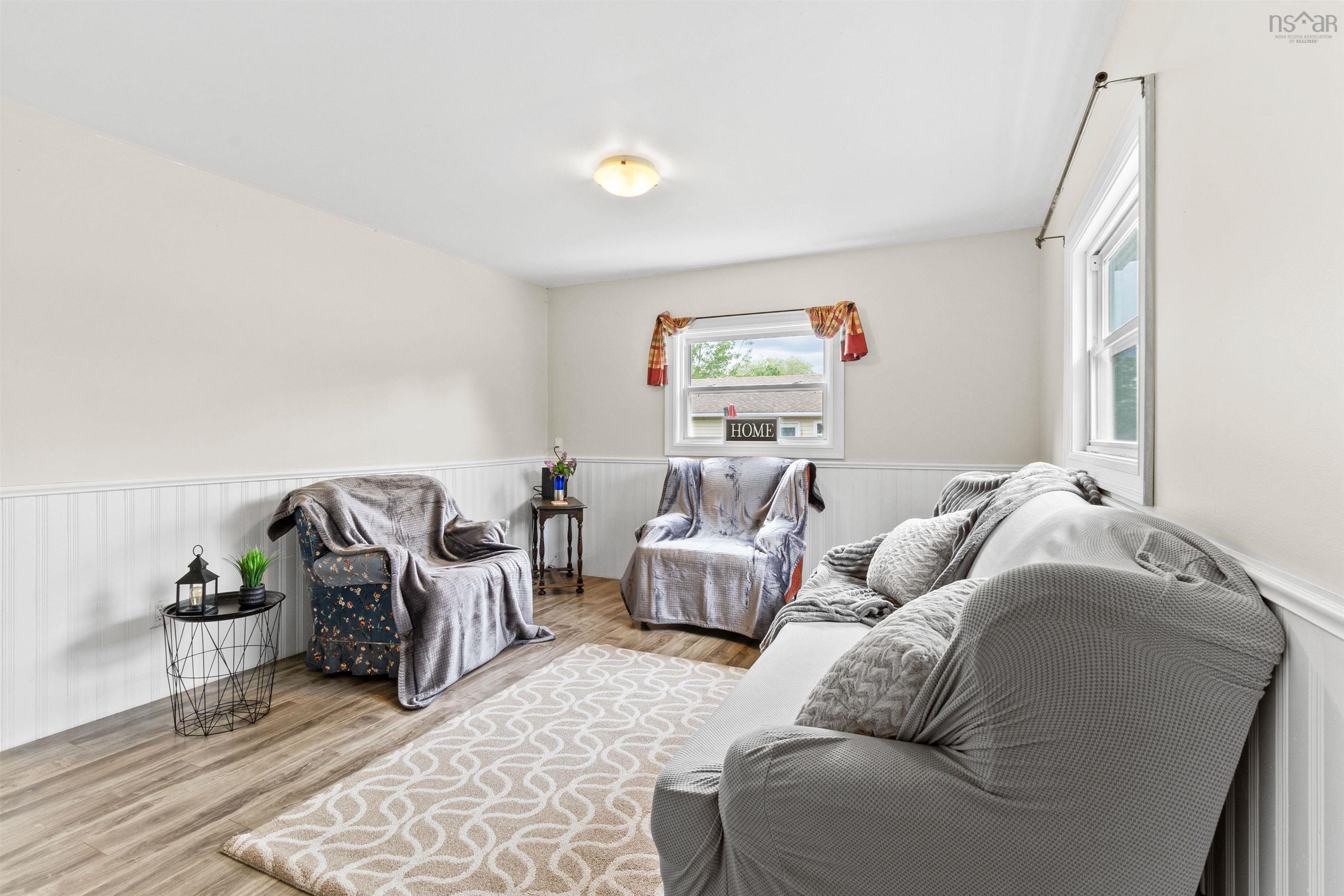 $279,900.00: 5640 Highway 1, Cambridge