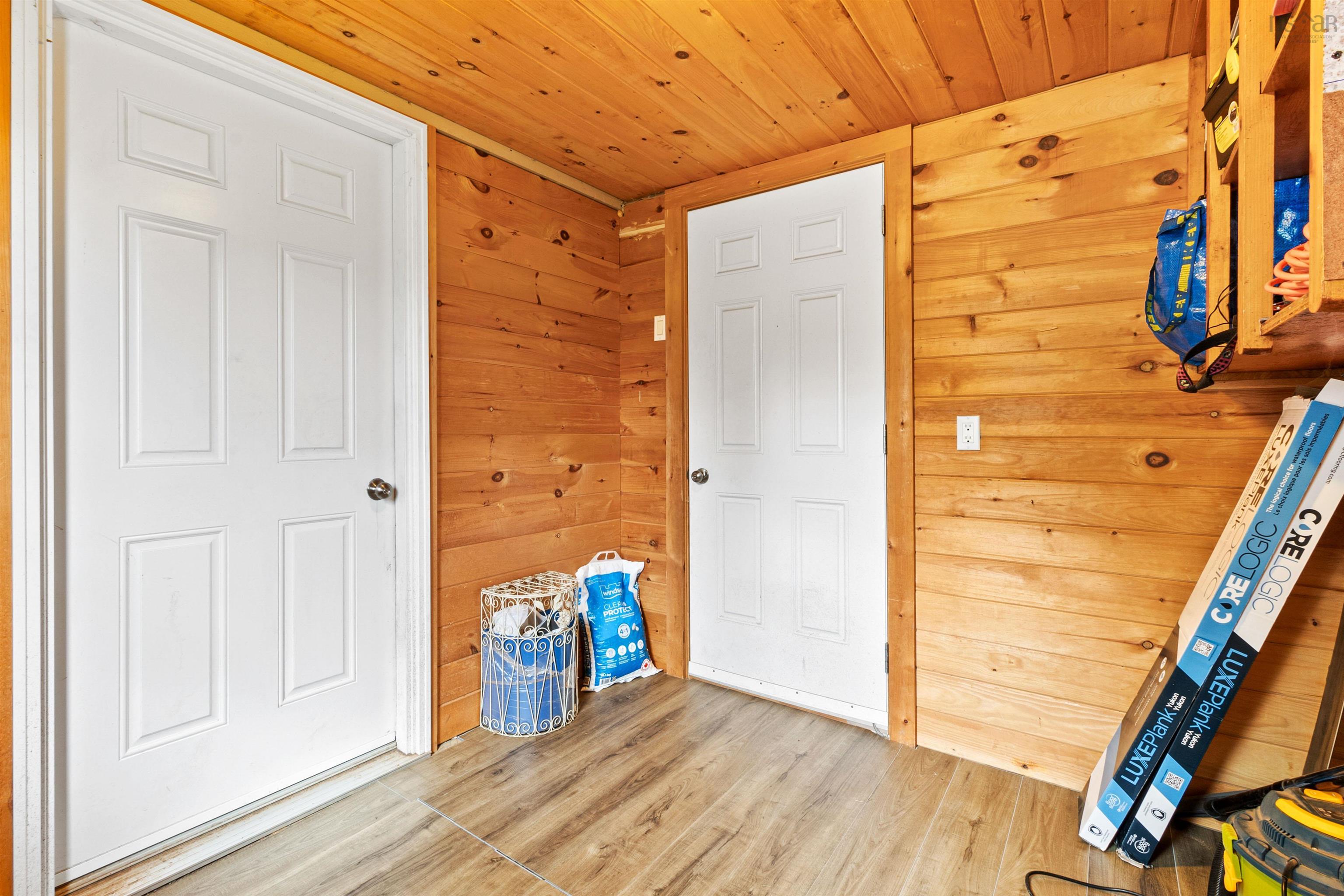 $279,900.00: 5640 Highway 1, Cambridge