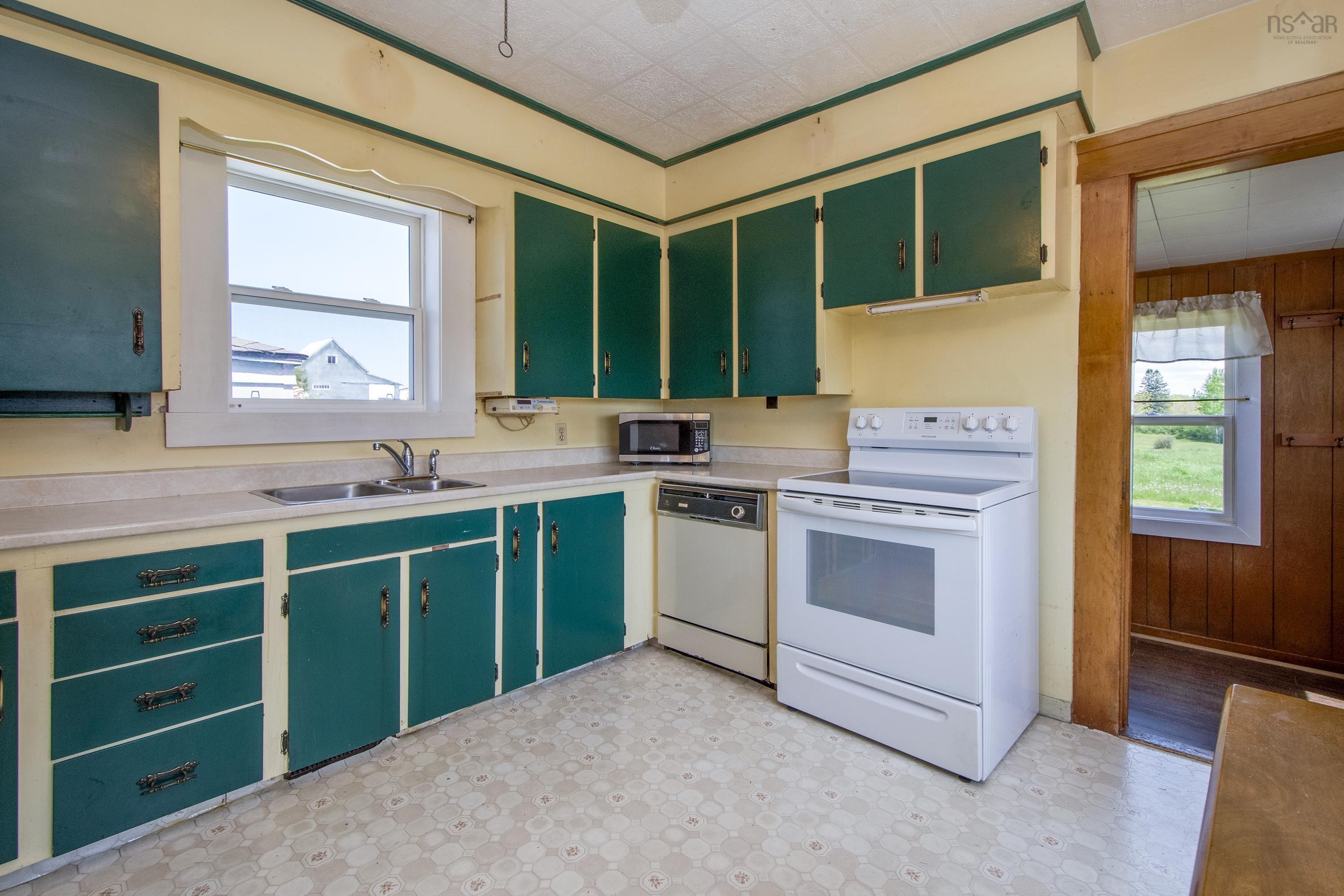 $259,900.00: 6060 Kempt Shore,    215 Highway, Kempt Shore
