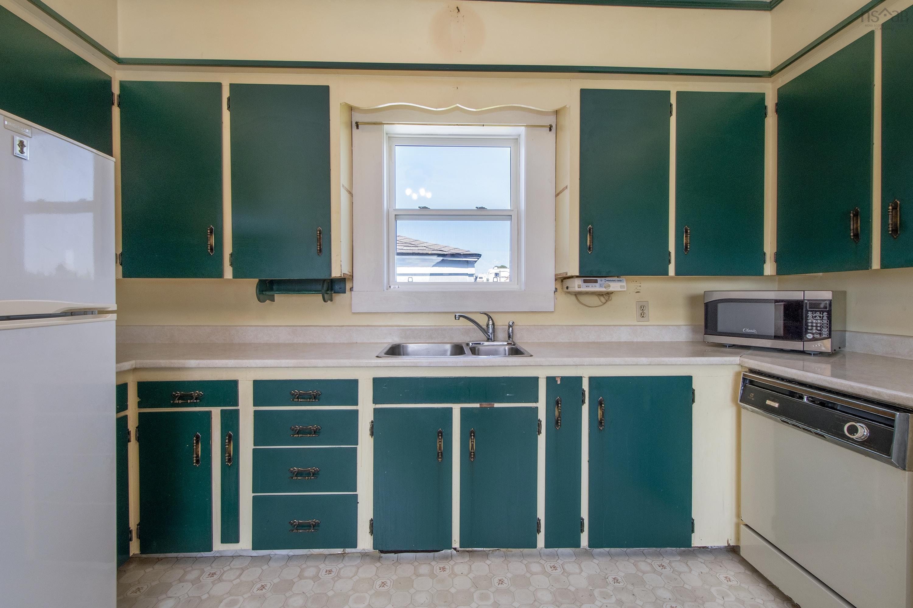$259,900.00: 6060 Kempt Shore,    215 Highway, Kempt Shore