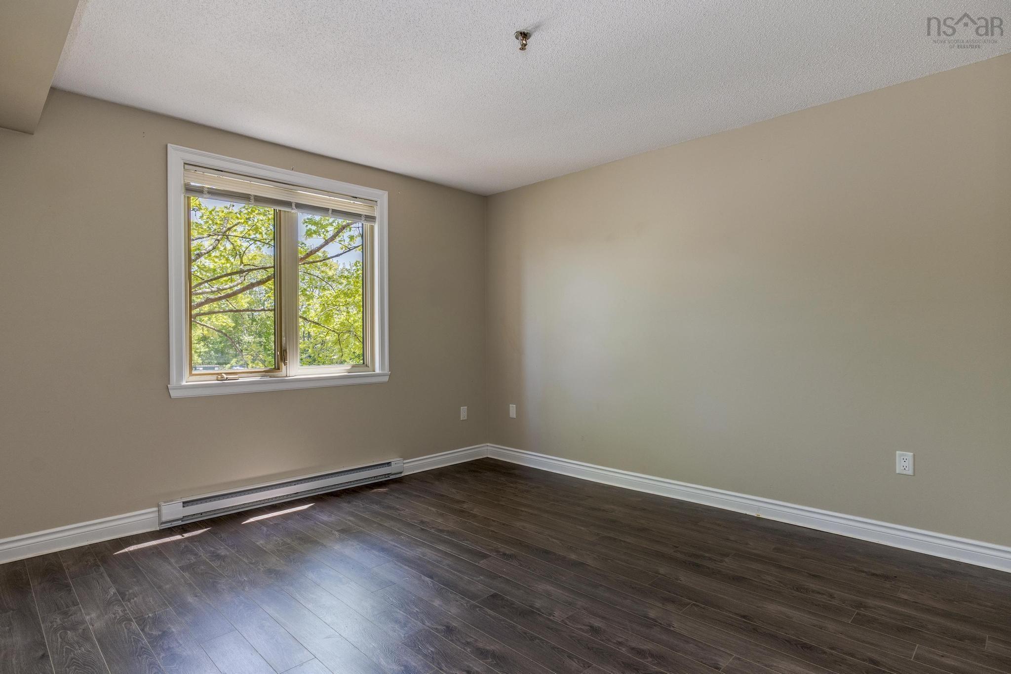 $359,900.00: 205 64 Cumberland Drive, Cole Harbour