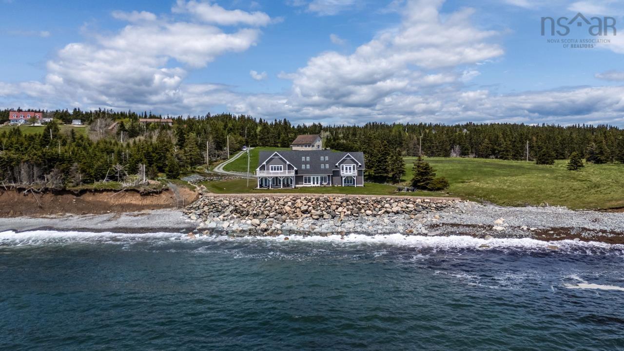 $1,750,000.00: 210 Moss Close, Lawrencetown