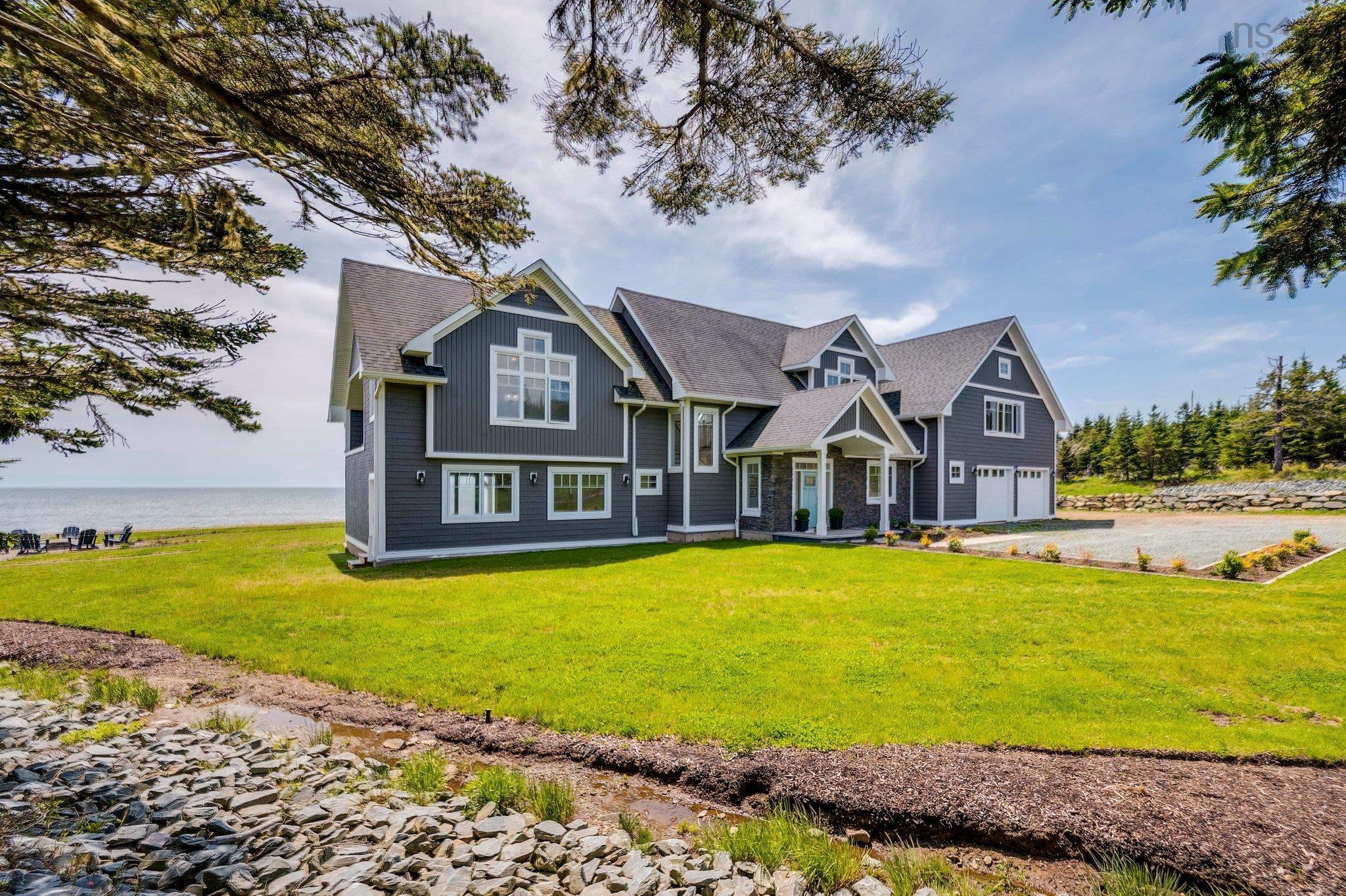 $1,750,000.00: 210 Moss Close, Lawrencetown