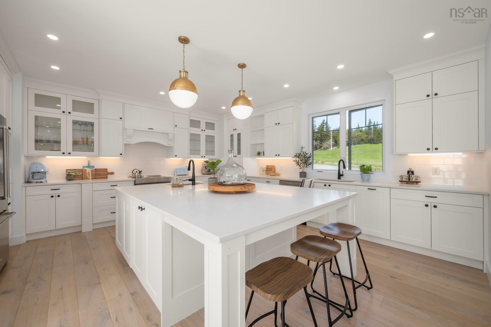 $1,750,000.00: 210 Moss Close, Lawrencetown