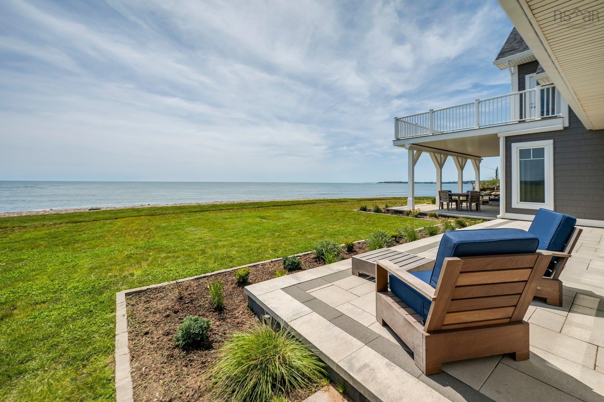$1,750,000.00: 210 Moss Close, Lawrencetown