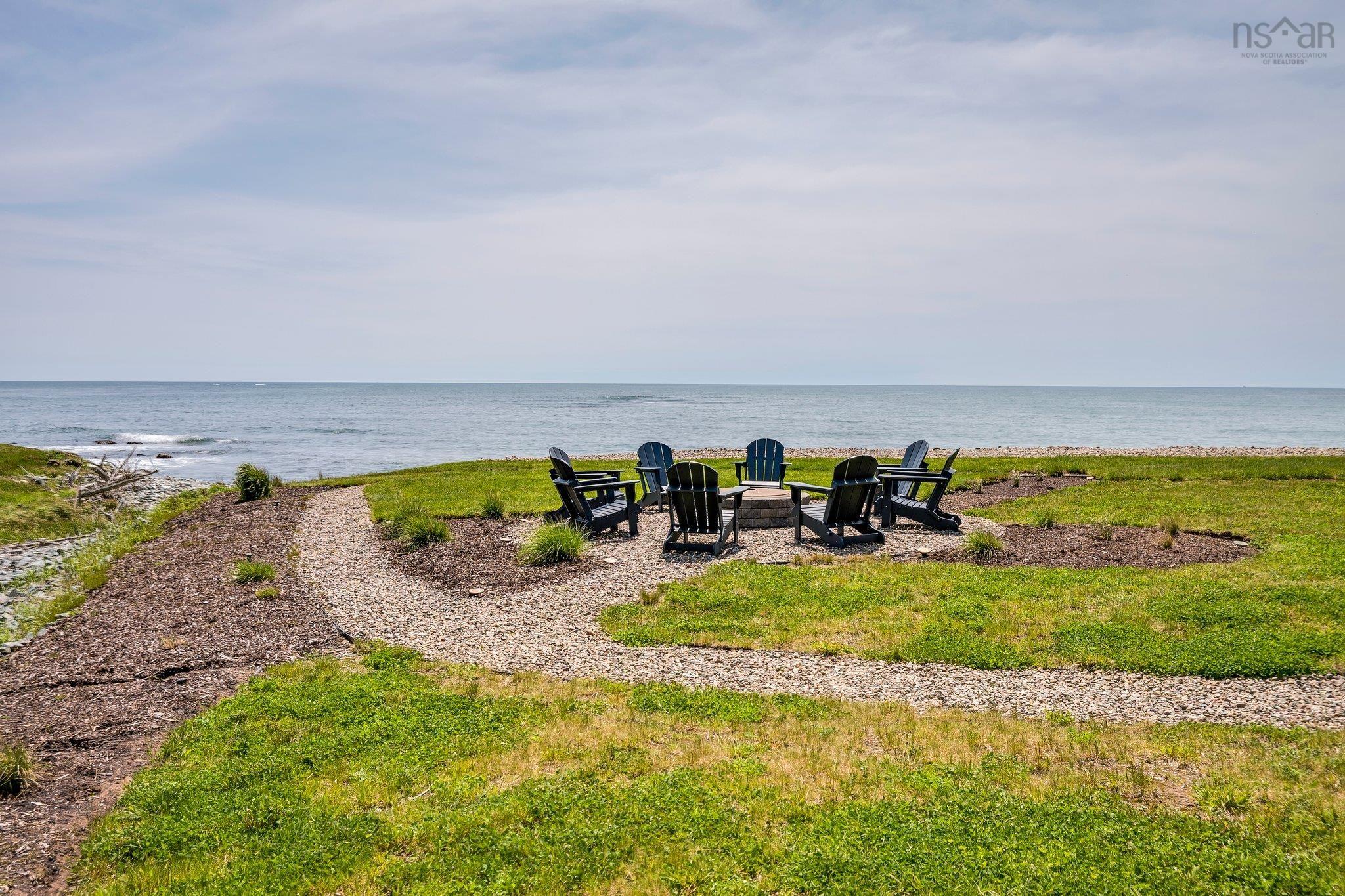$1,750,000.00: 210 Moss Close, Lawrencetown