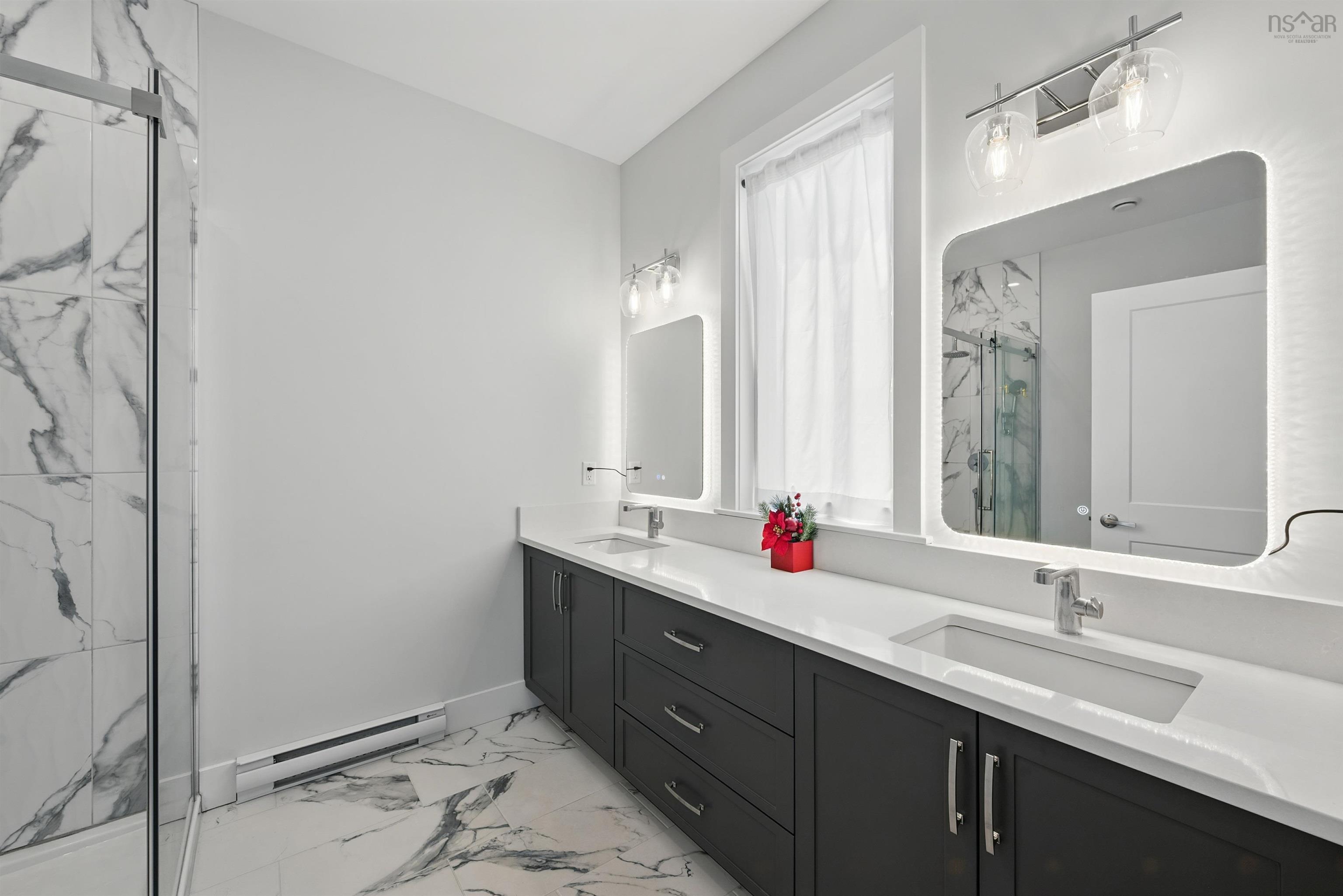 $739,990.00: 19 Trekker Drive, Bedford West