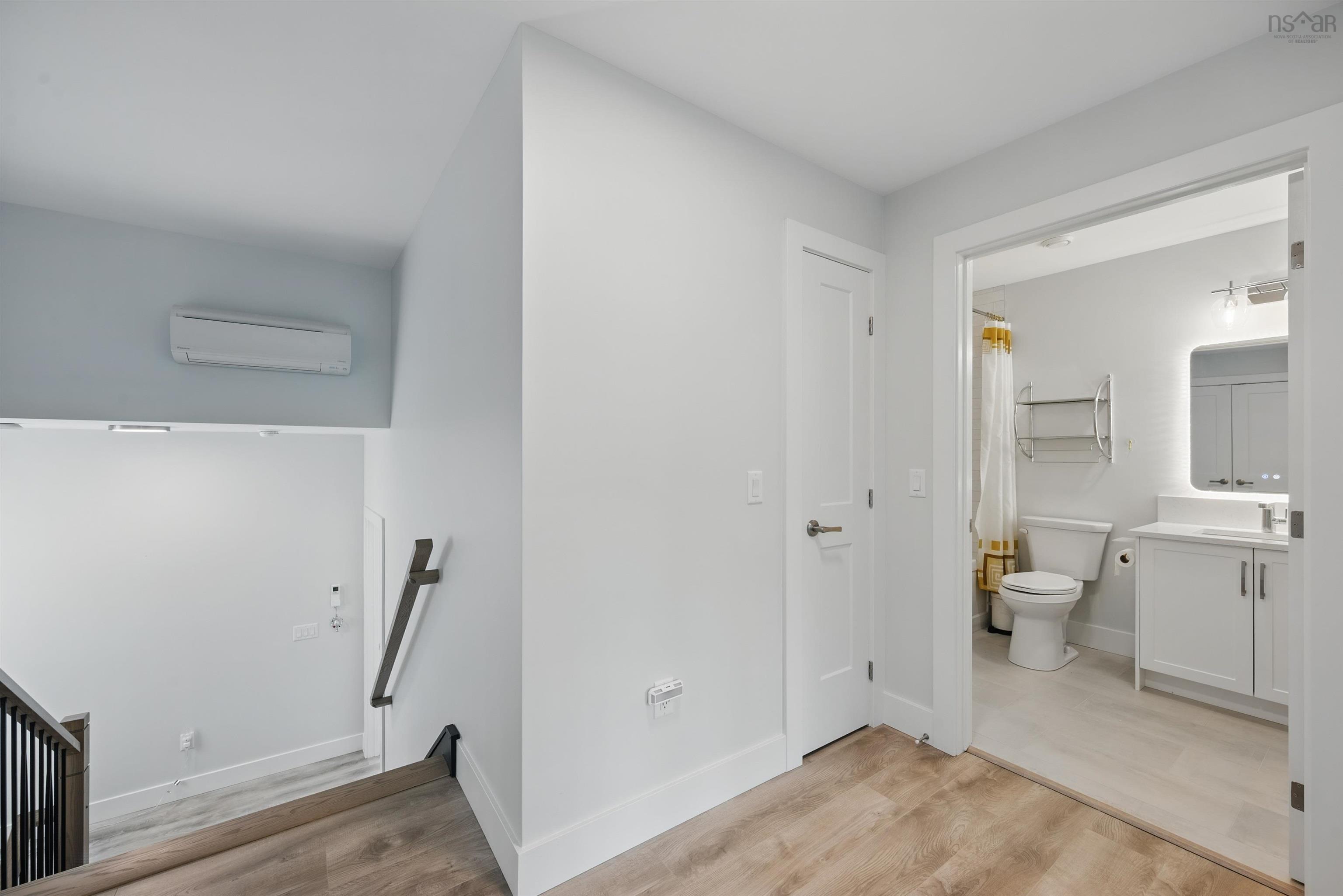 $739,990.00: 19 Trekker Drive, Bedford West