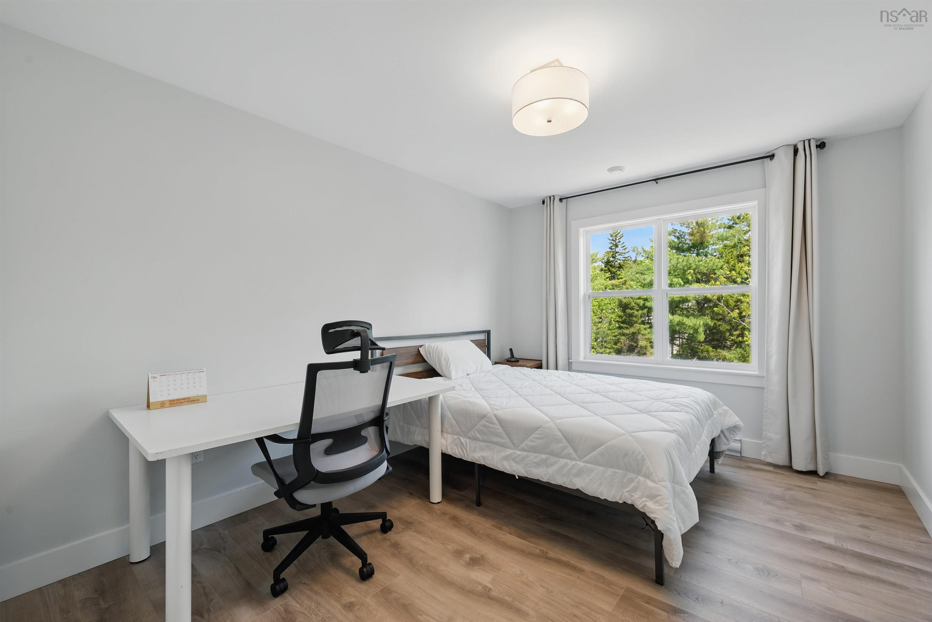 $739,990.00: 19 Trekker Drive, Bedford West