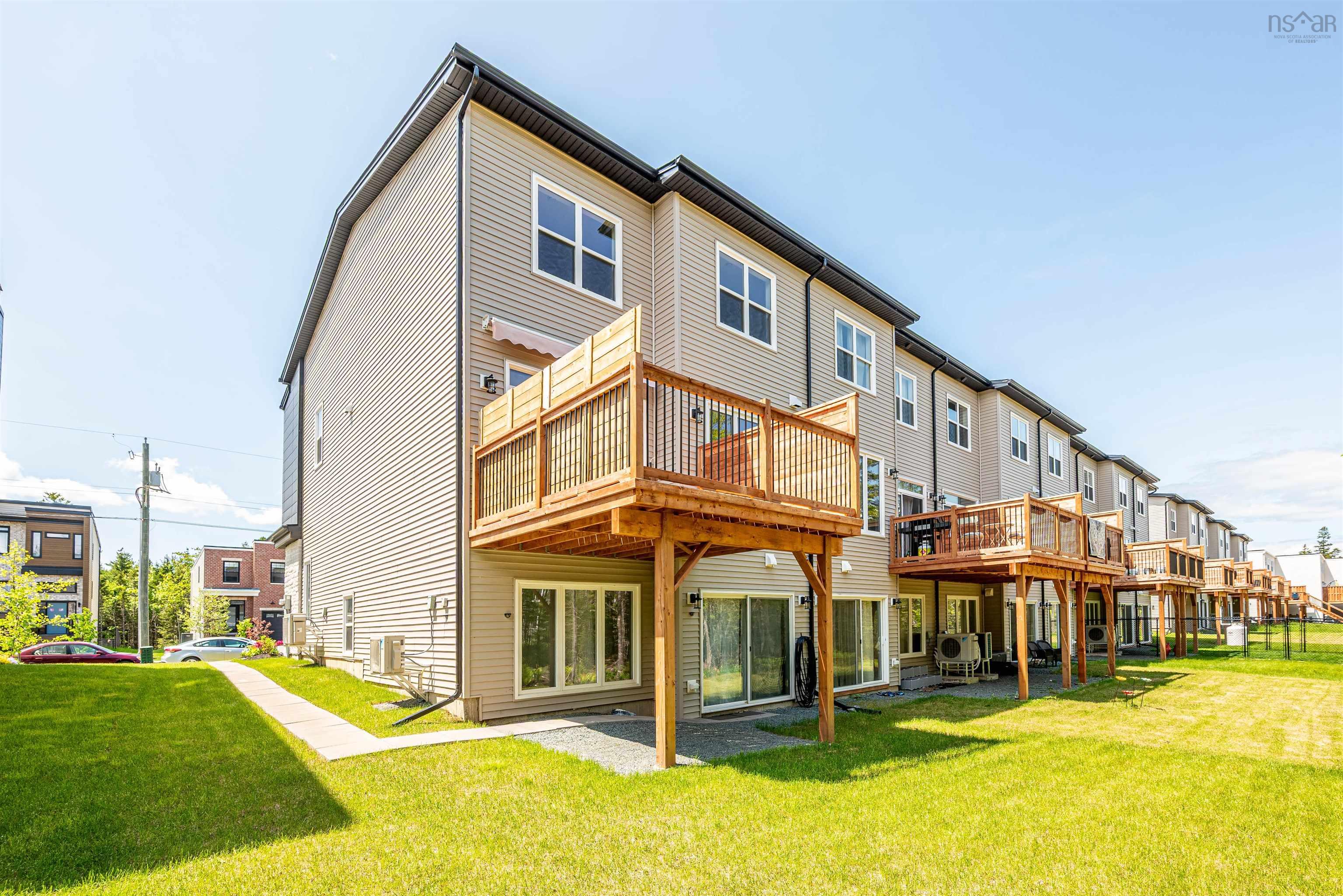$739,990.00: 19 Trekker Drive, Bedford West
