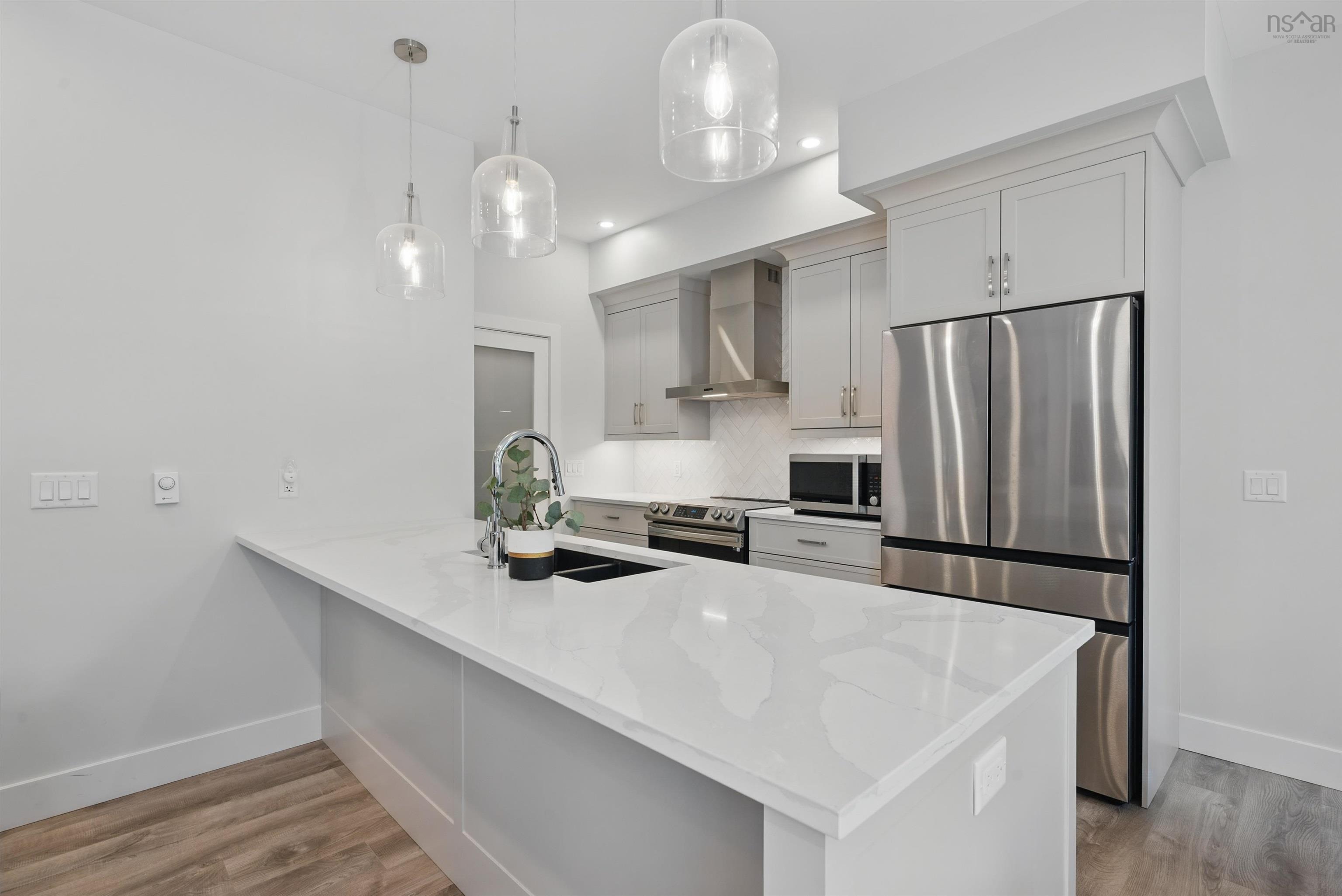 $739,990.00: 19 Trekker Drive, Bedford West