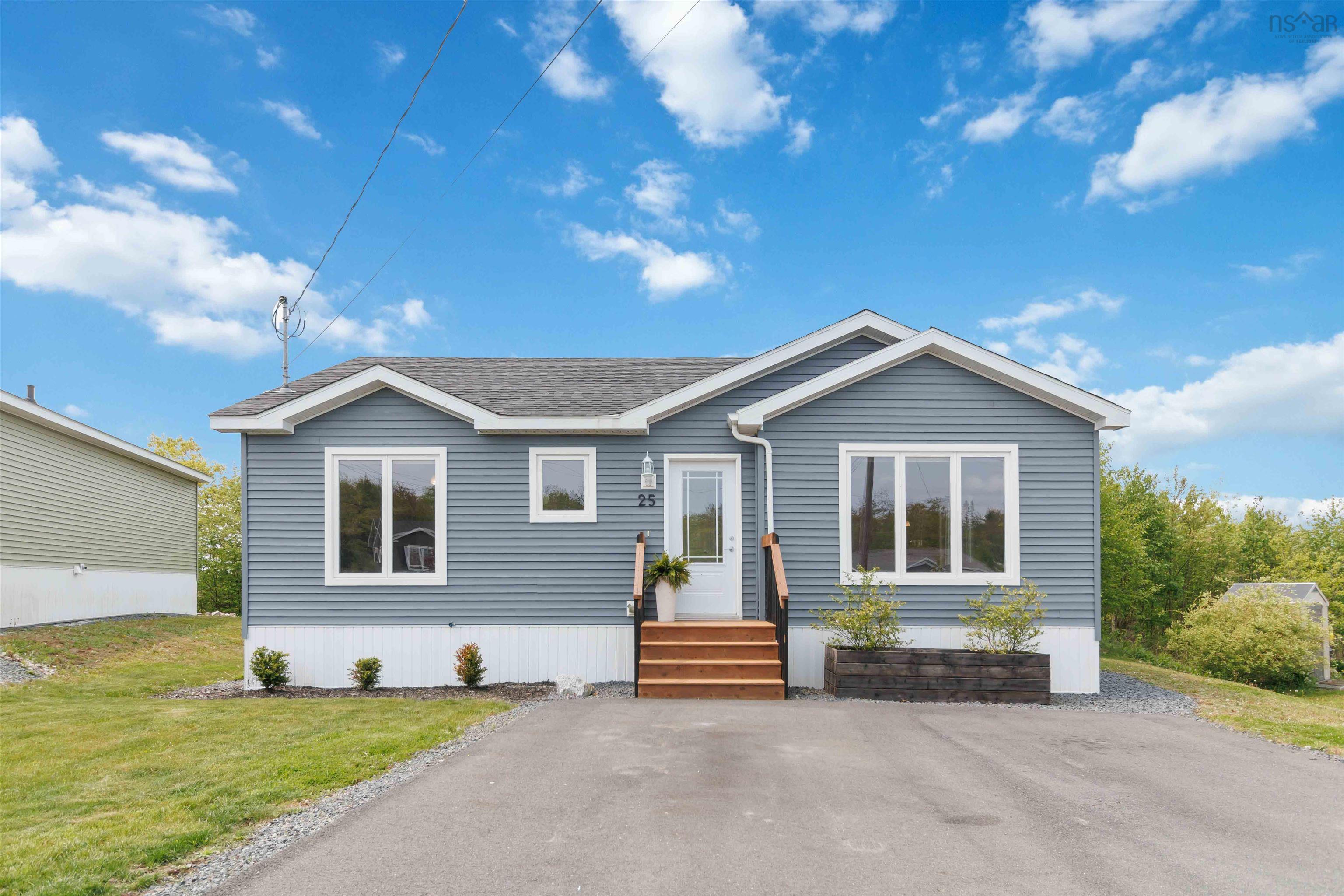 $399,900.00: 25 Huckleberry Close, Hubley