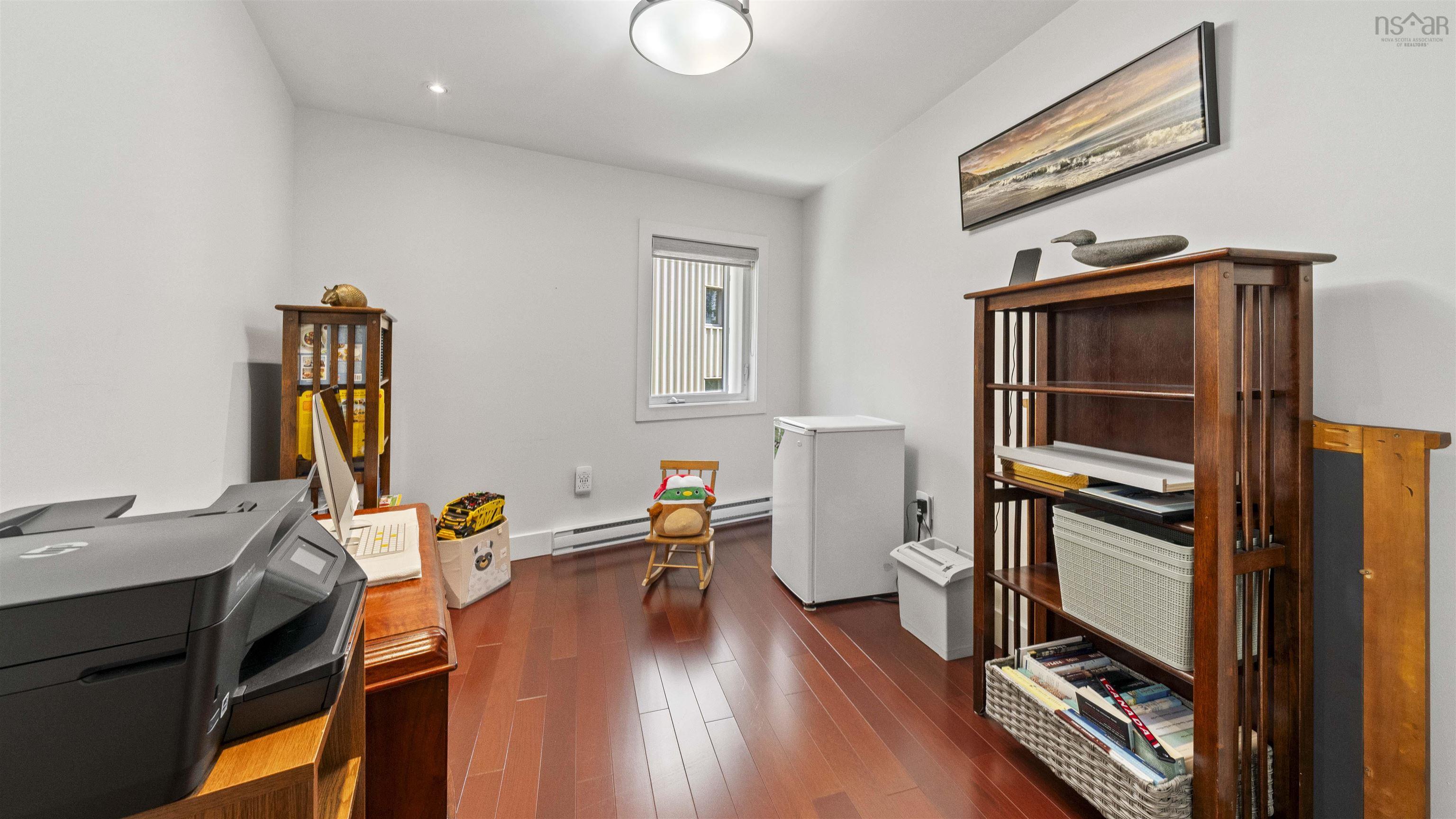 $499,900.00: C201 5561 Heatherwood Court, North End