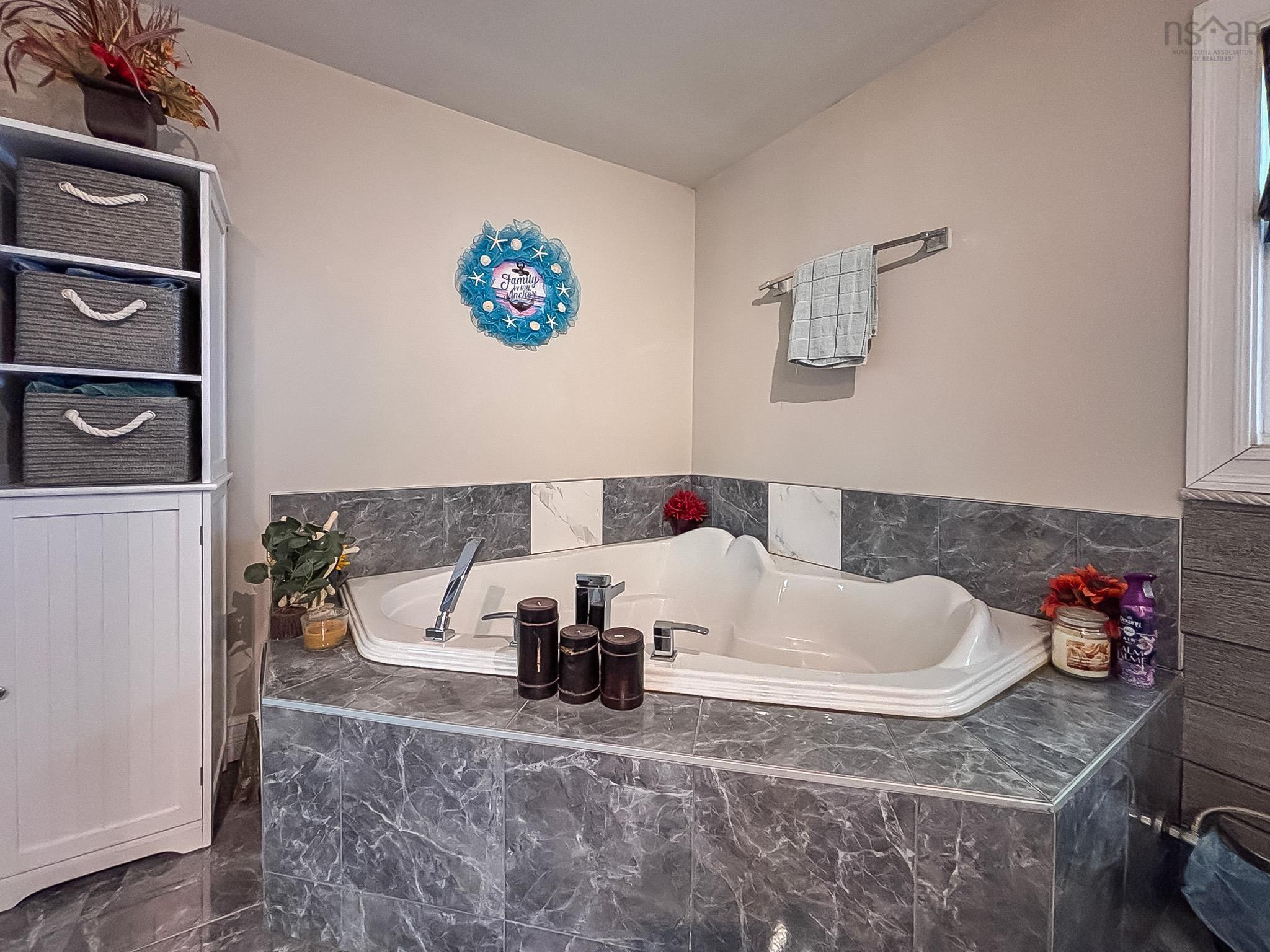$599,900.00: 14 Mush A Mush Road, Lower Northfield