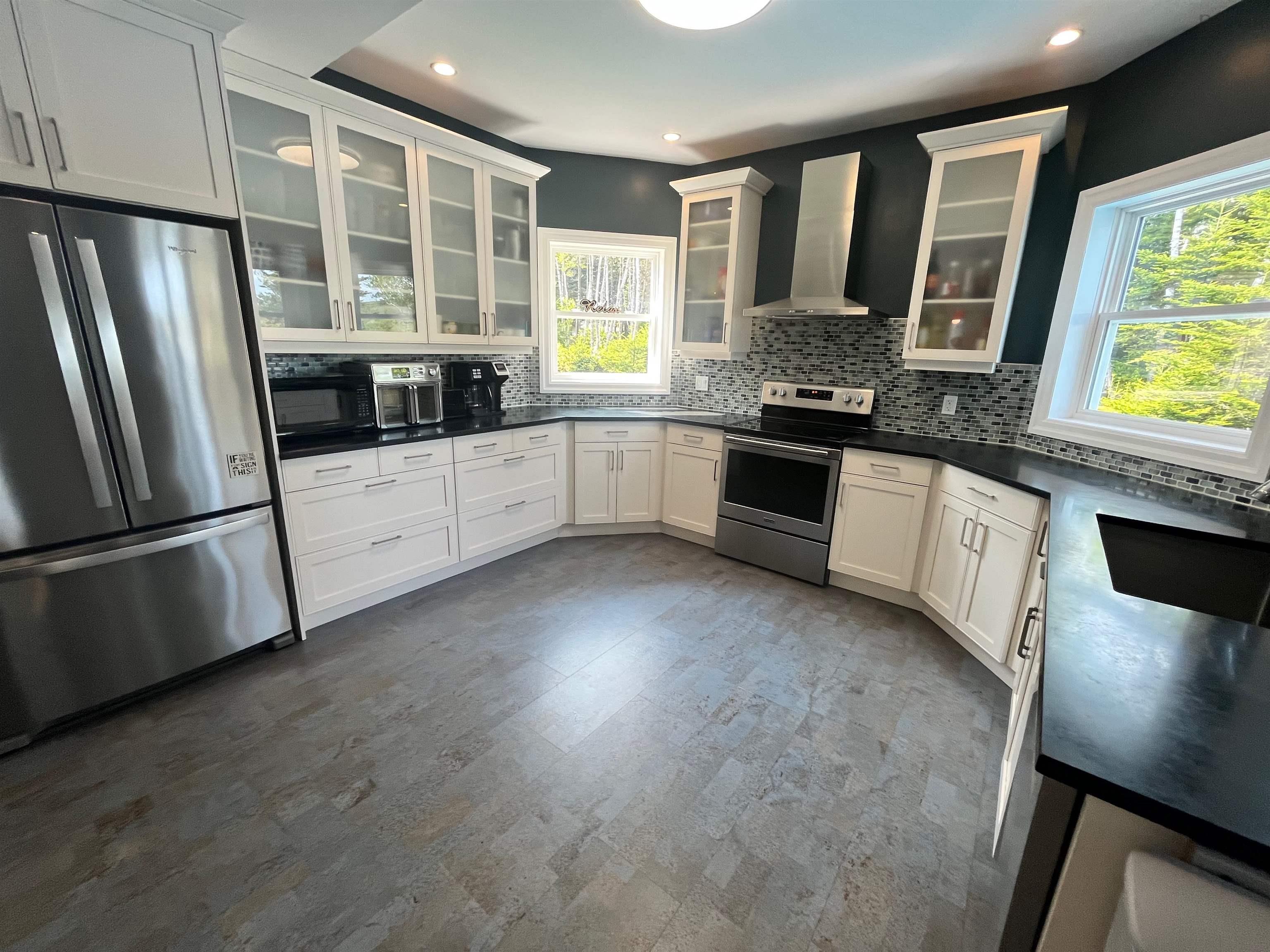 $1,249,900.00: 2248 North Riverside Road, Boylston
