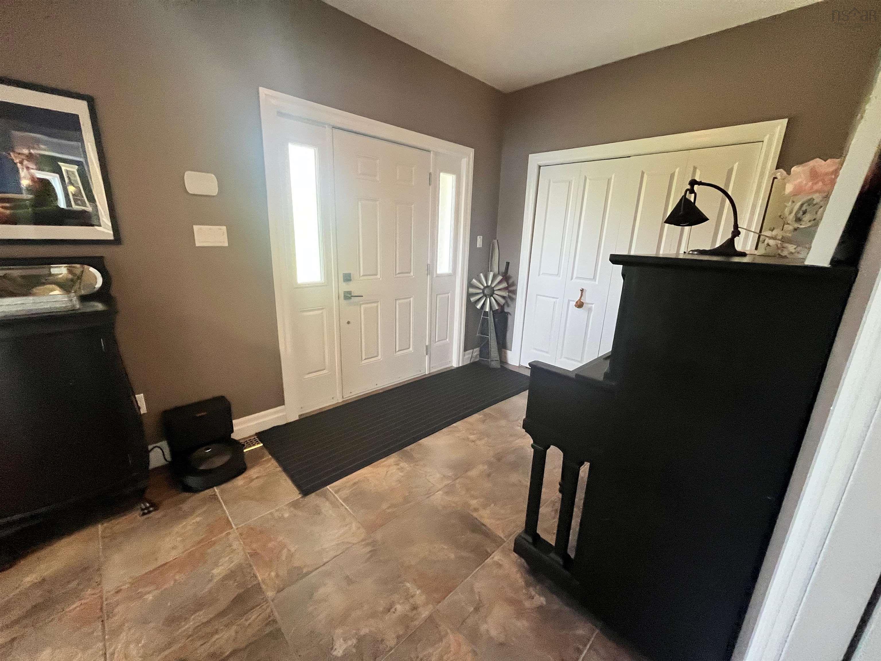 $1,249,900.00: 2248 North Riverside Road, Boylston