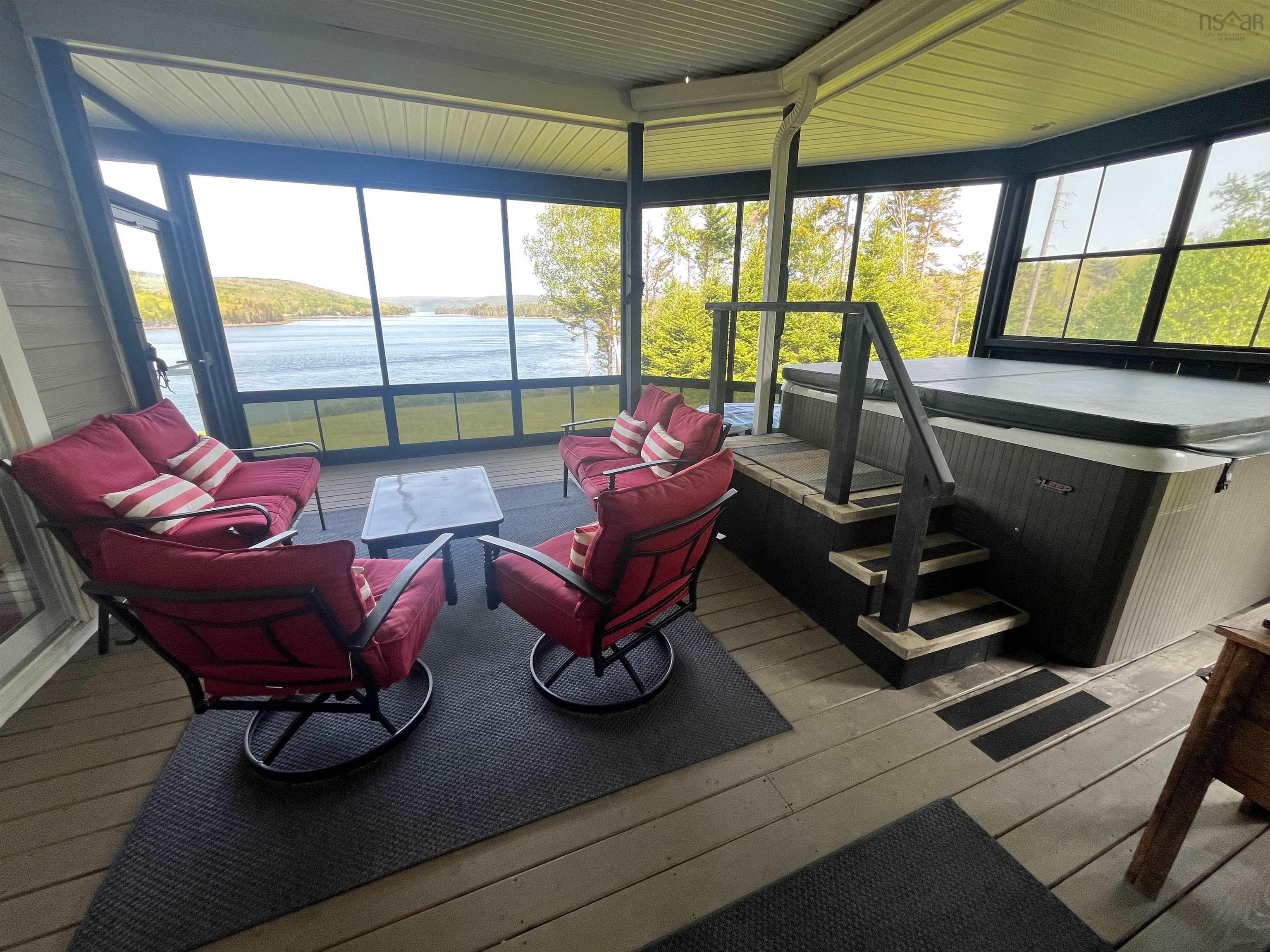 $1,249,900.00: 2248 North Riverside Road, Boylston