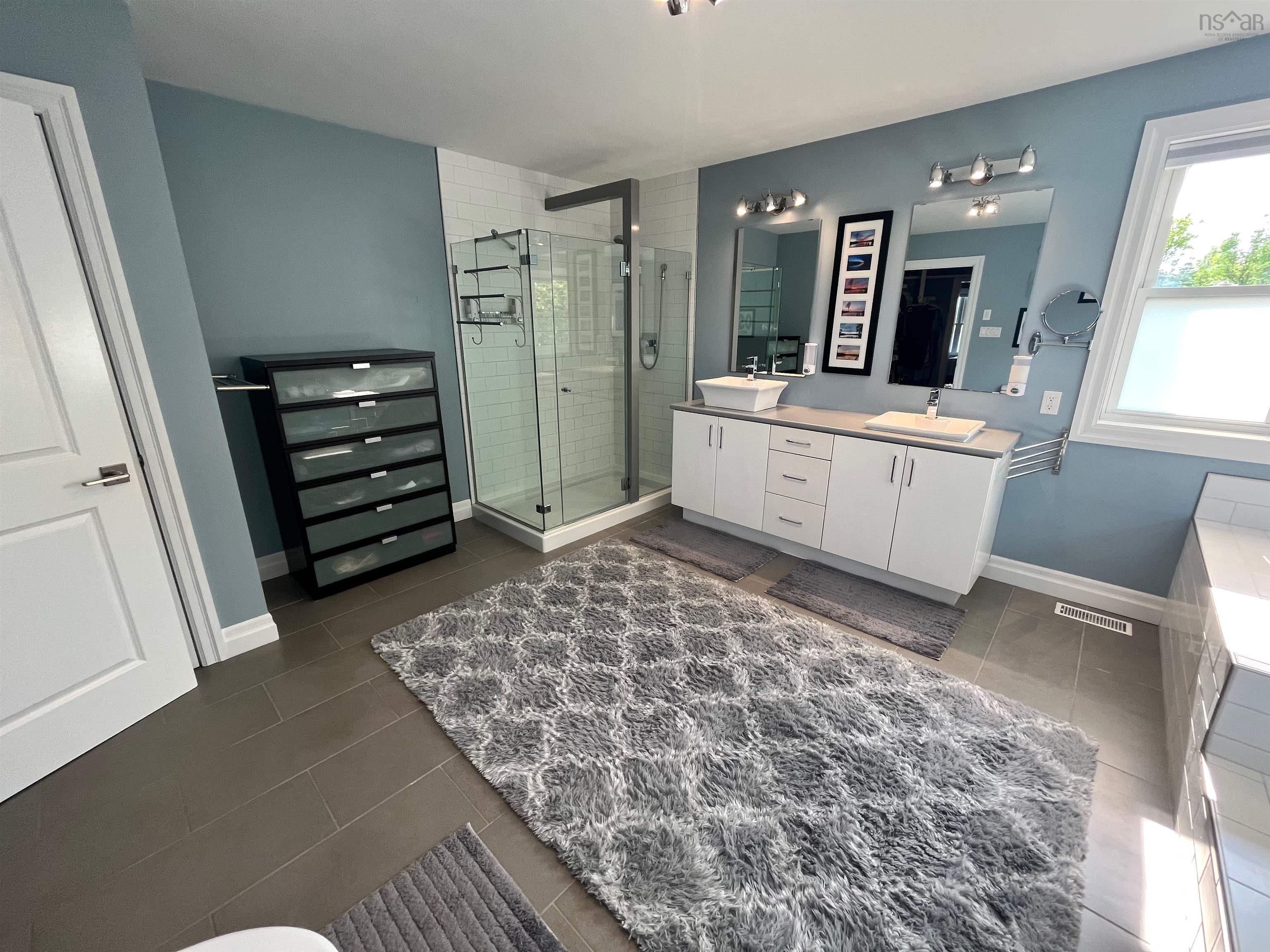 $1,249,900.00: 2248 North Riverside Road, Boylston