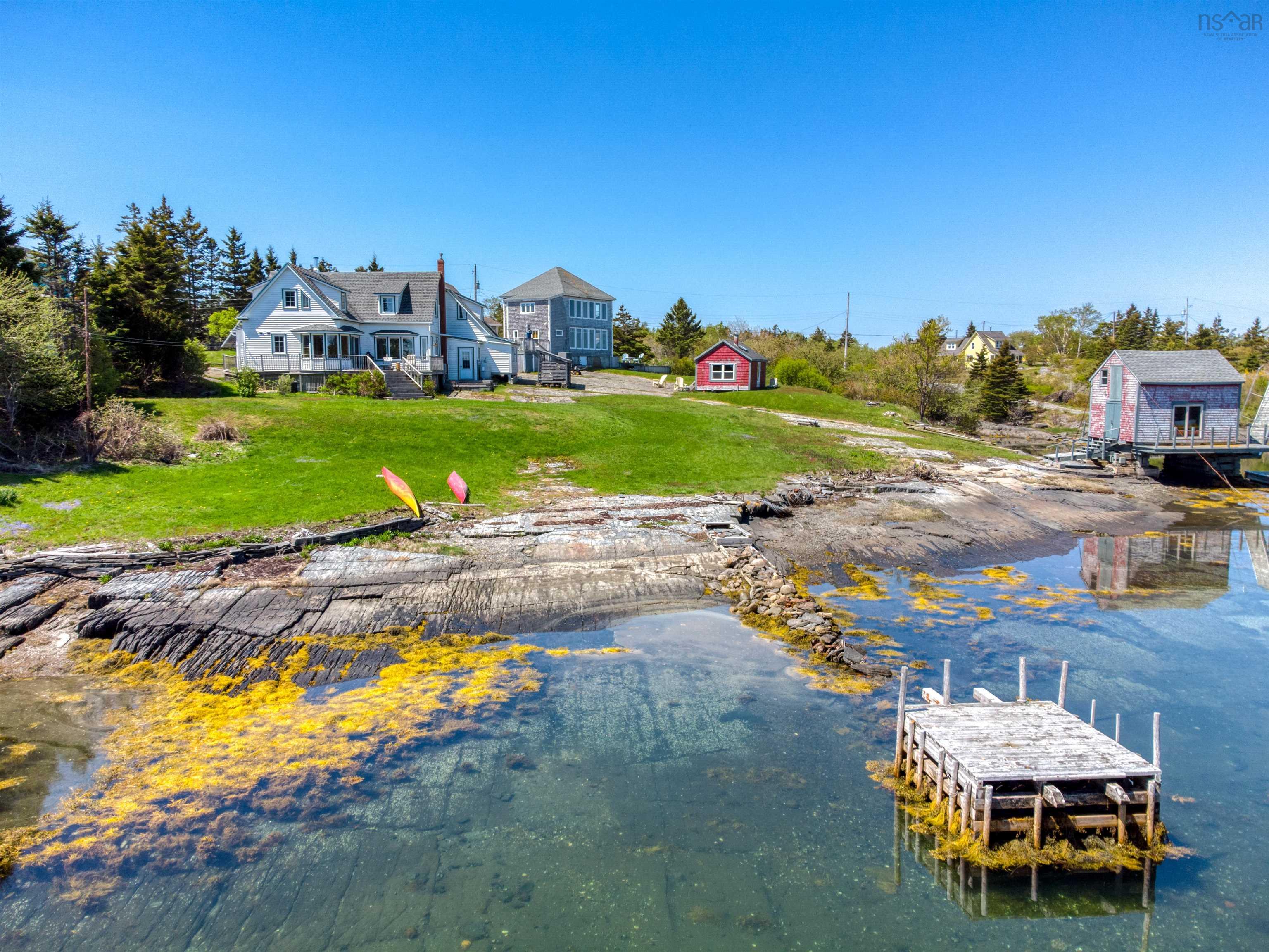 $849,900.00: 399 South Side Road, Stonehurst South