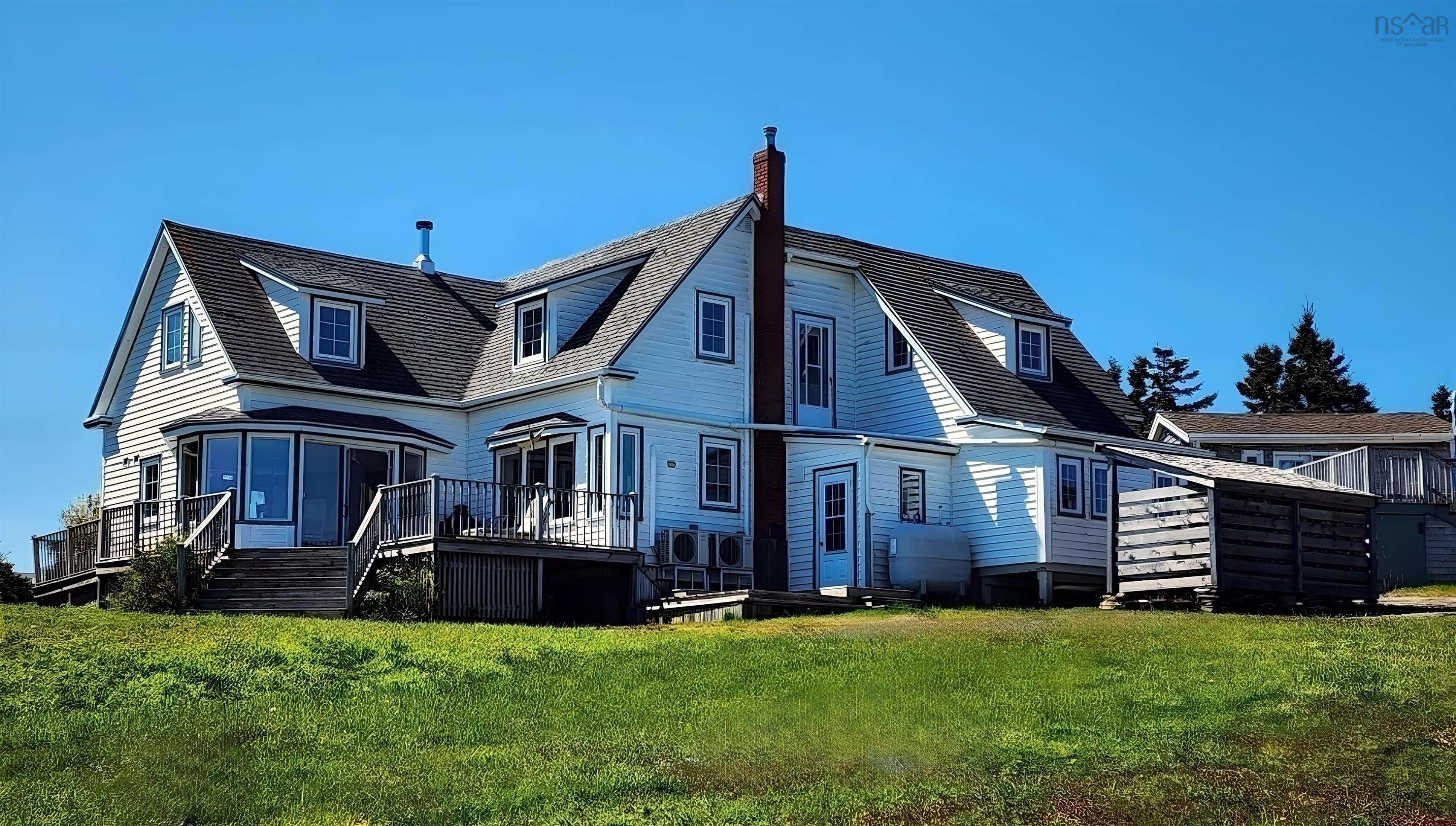 $849,900.00: 399 South Side Road, Stonehurst South