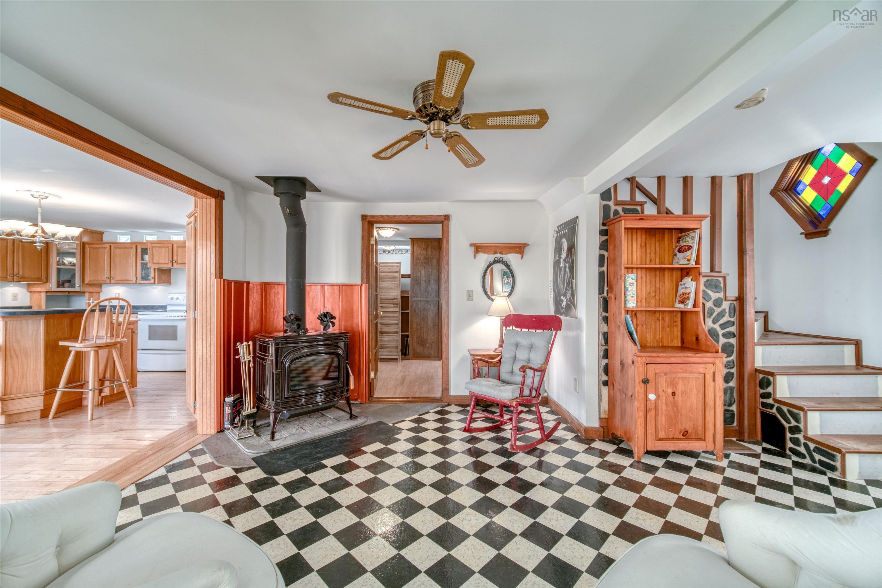$849,900.00: 399 South Side Road, Stonehurst South