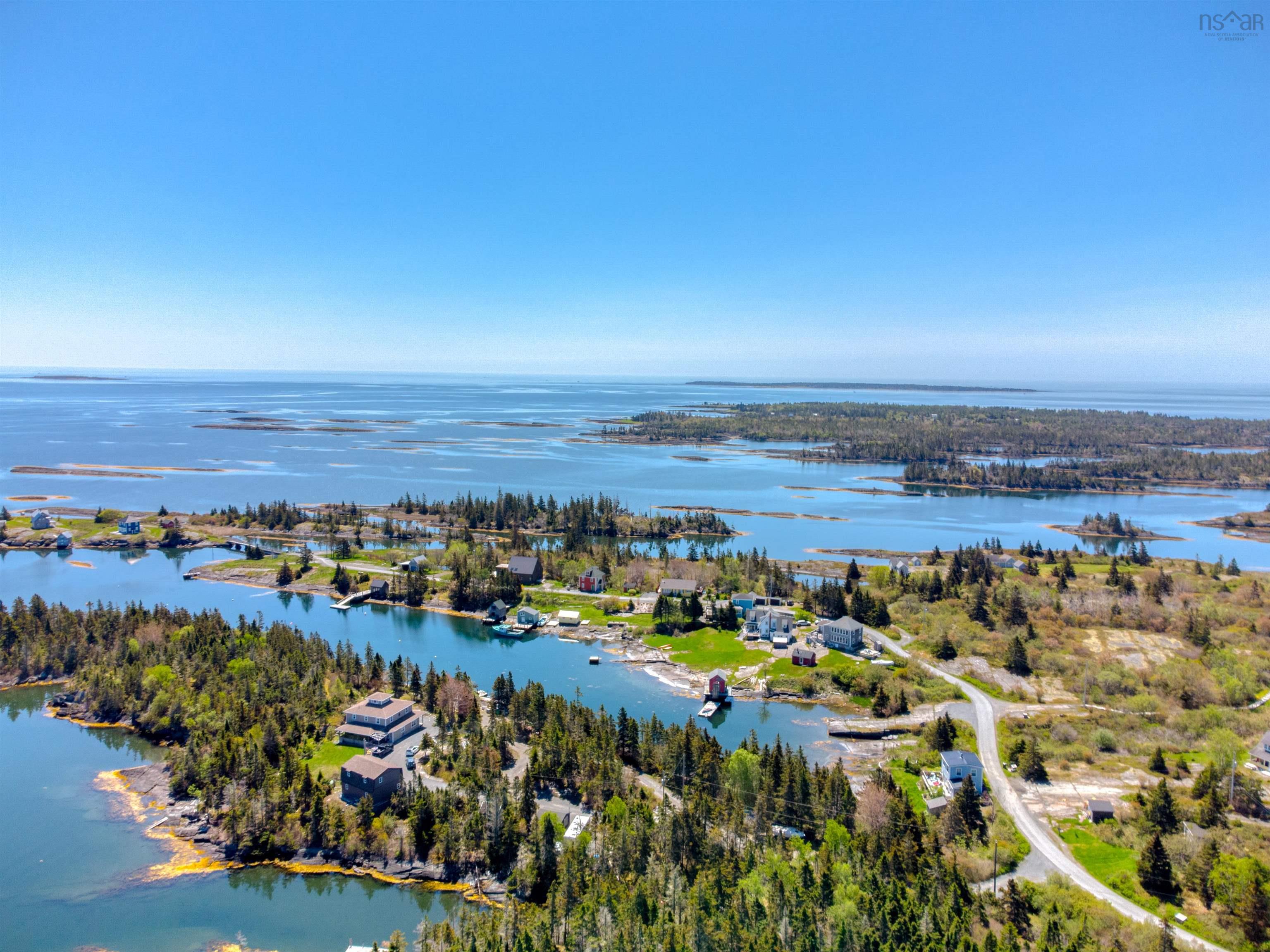 $849,900.00: 399 South Side Road, Stonehurst South