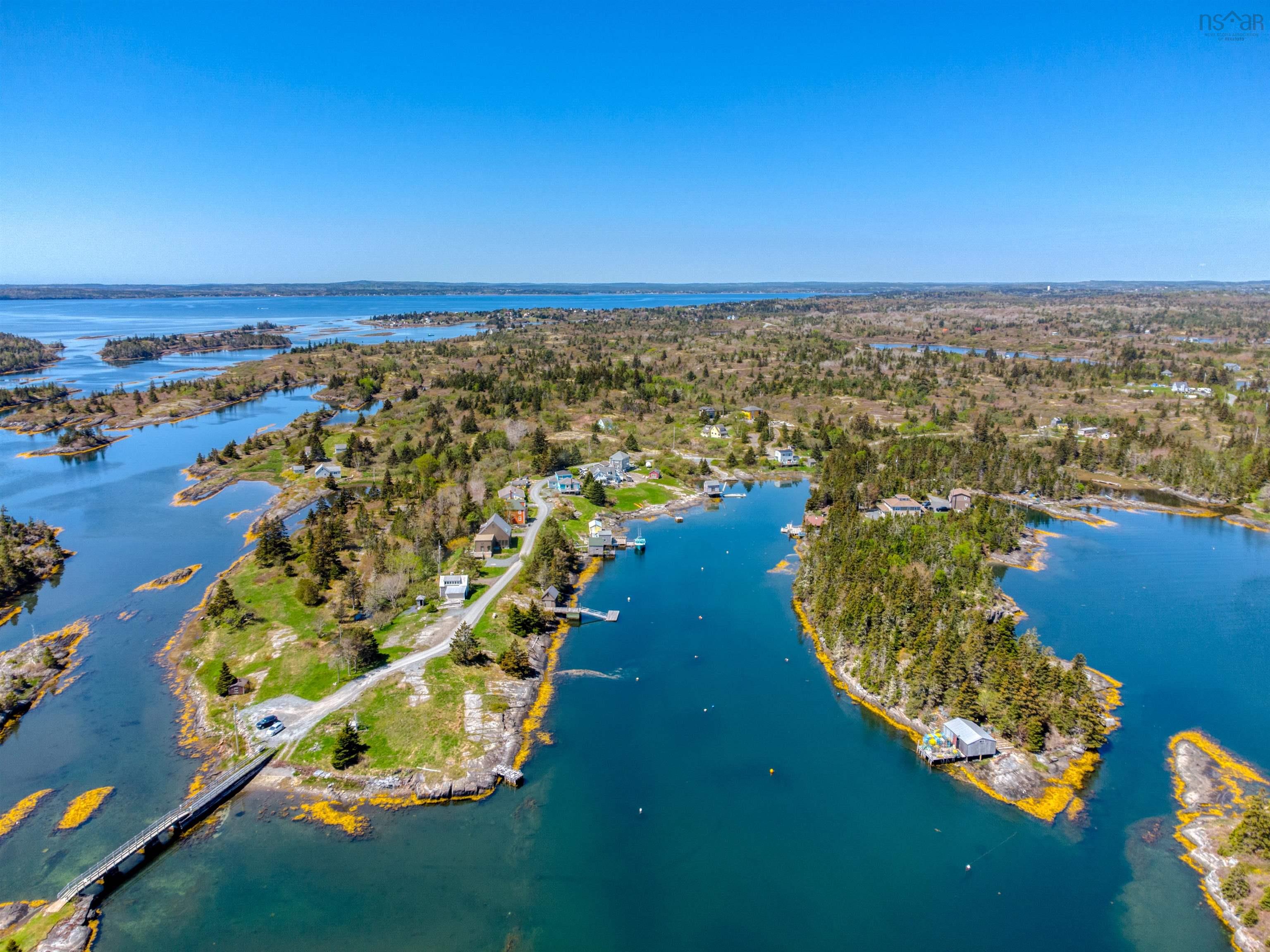 $849,900.00: 399 South Side Road, Stonehurst South