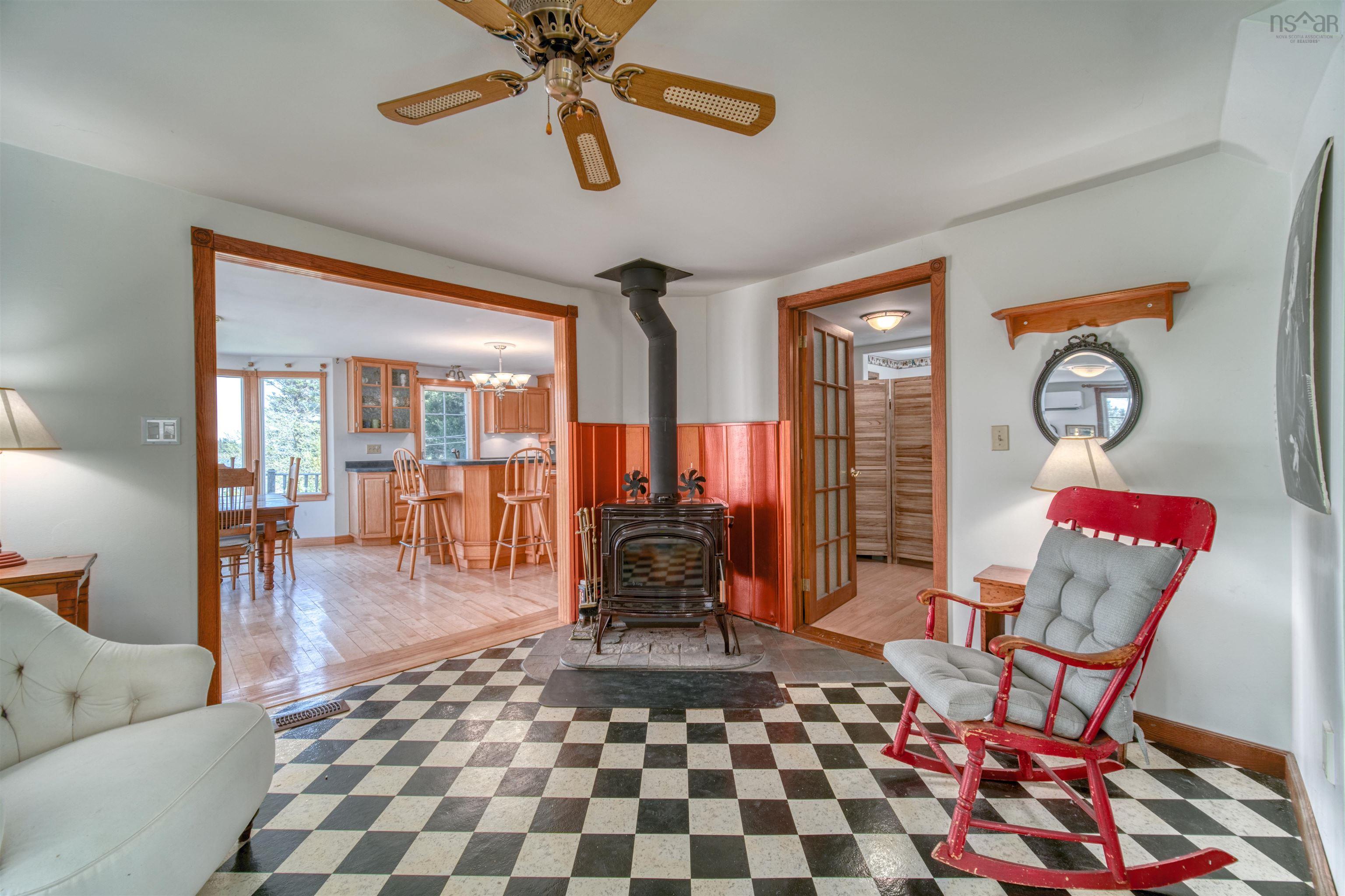 $849,900.00: 399 South Side Road, Stonehurst South