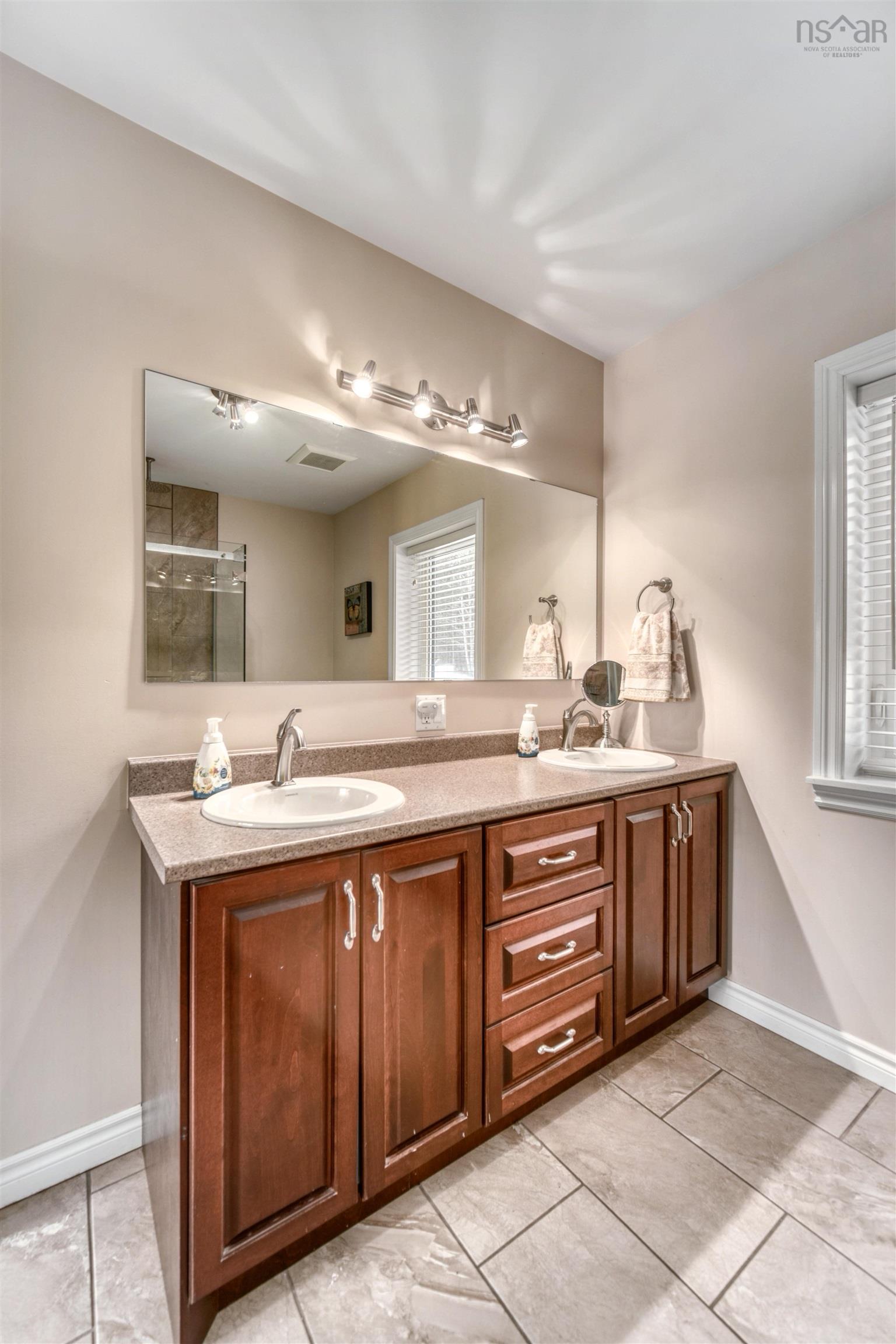 $759,900.00: 223 Red Tail Drive, Newburne