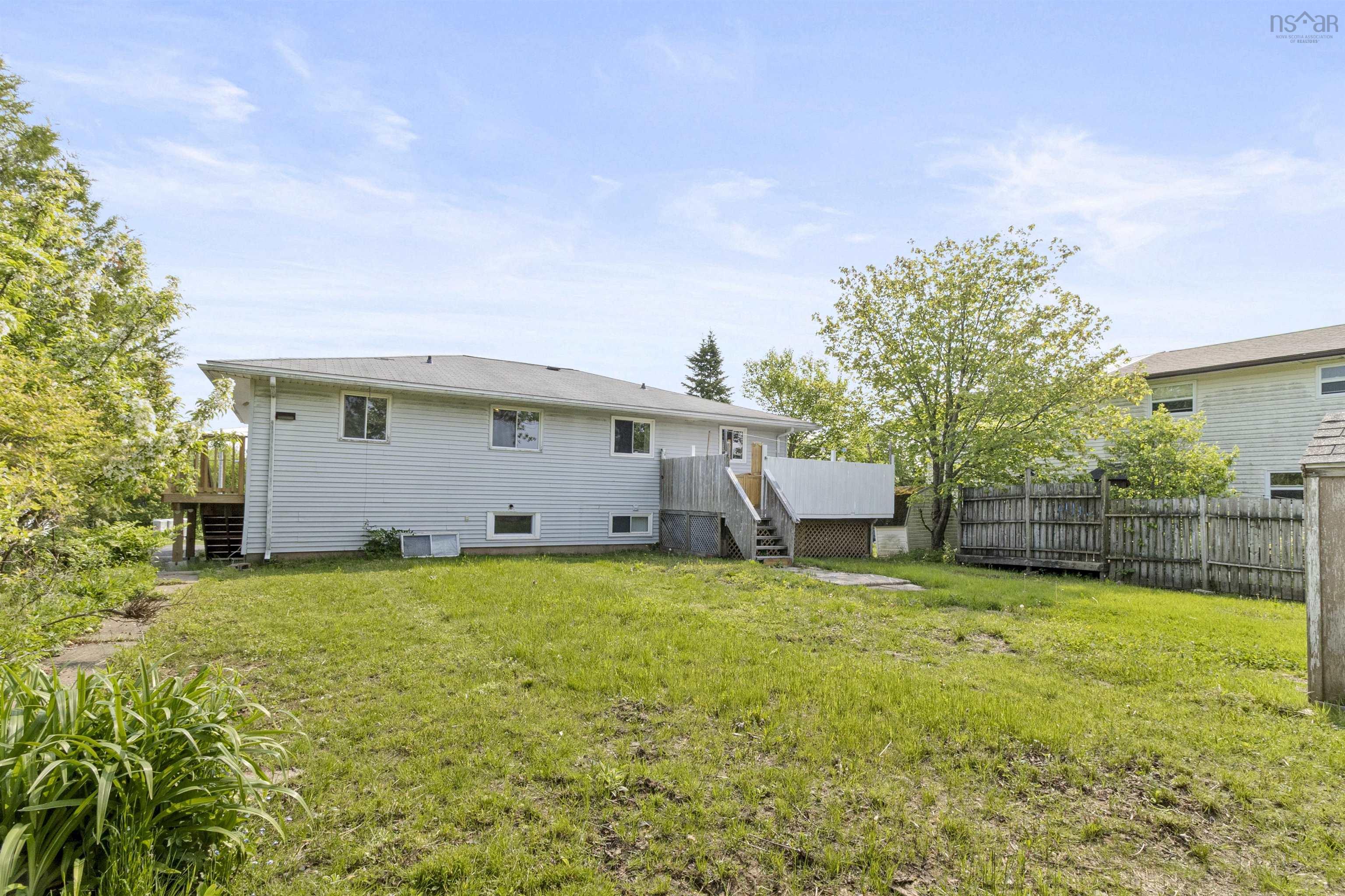 $389,000.00: 32 Stratford Drive, Cole Harbour