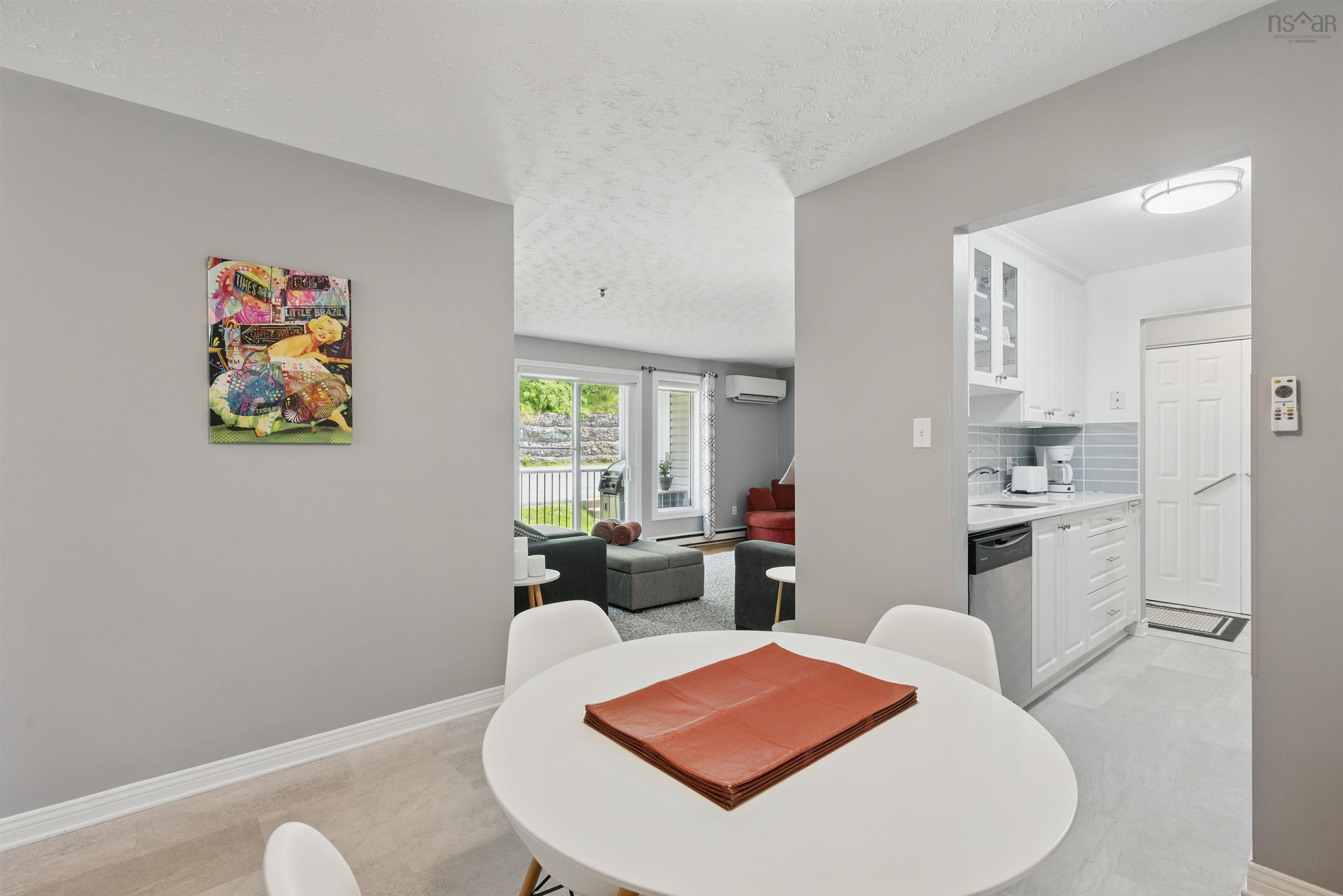 $349,900.00: 7 70 Collins Grove, Dartmouth
