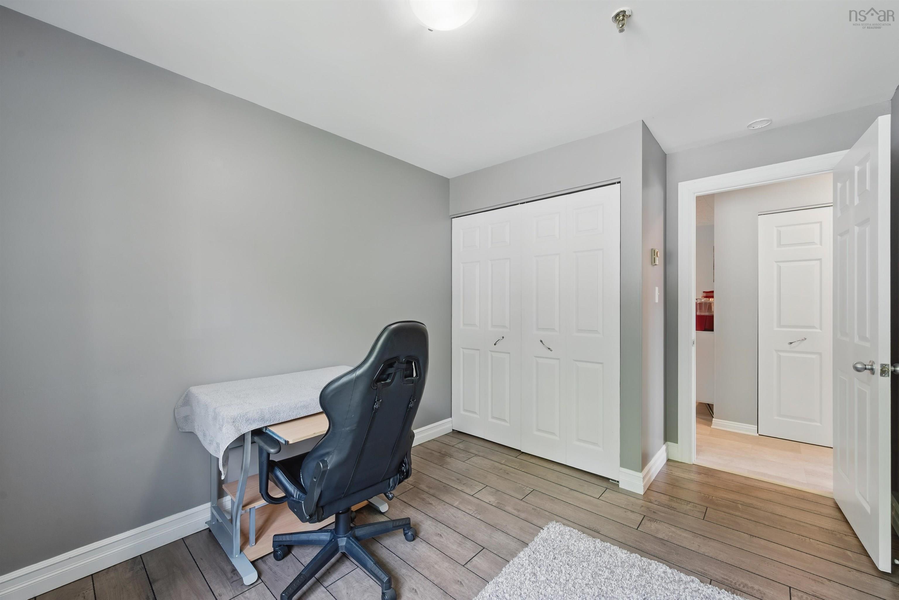 $349,900.00: 7 70 Collins Grove, Dartmouth