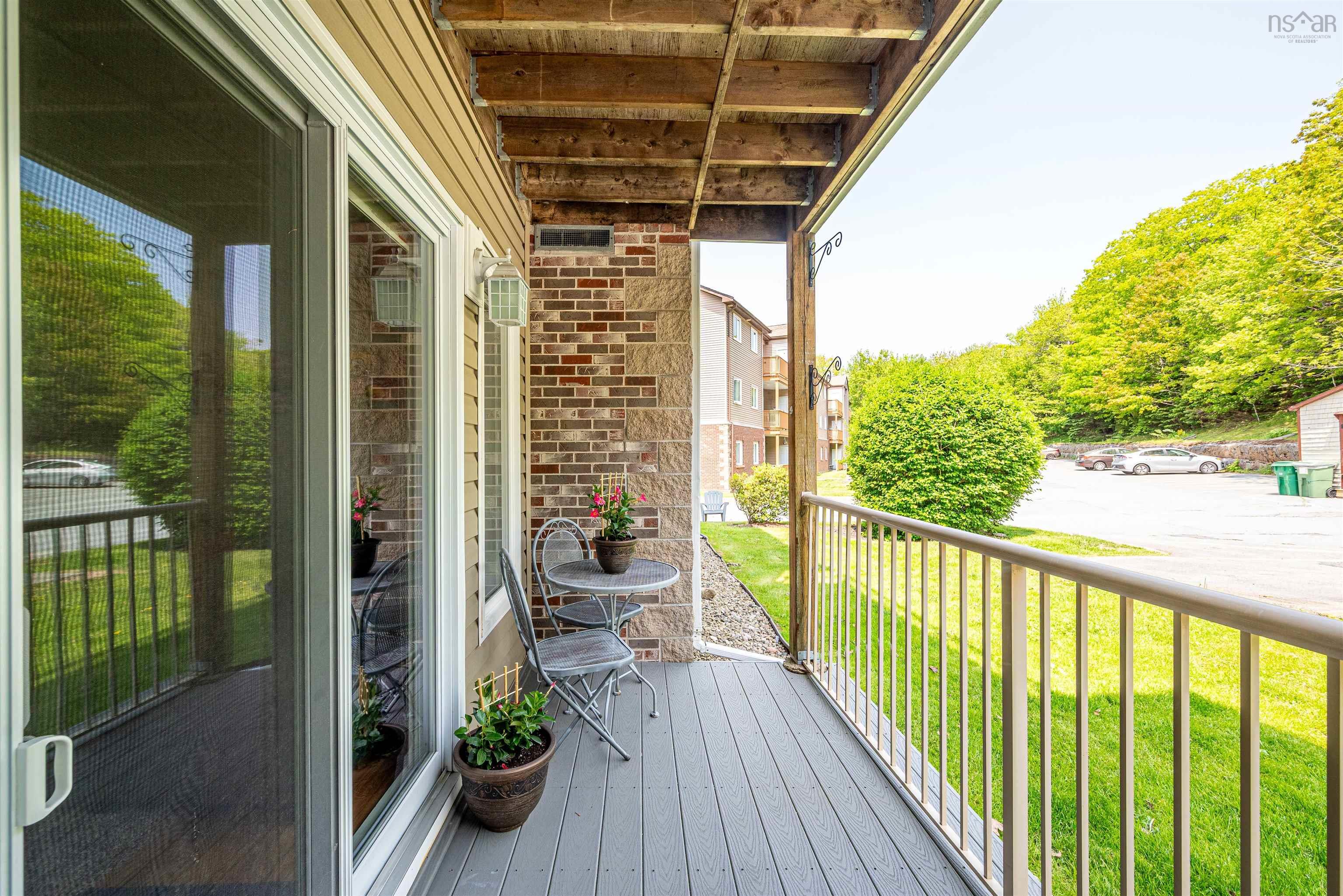 $349,900.00: 7 70 Collins Grove, Dartmouth