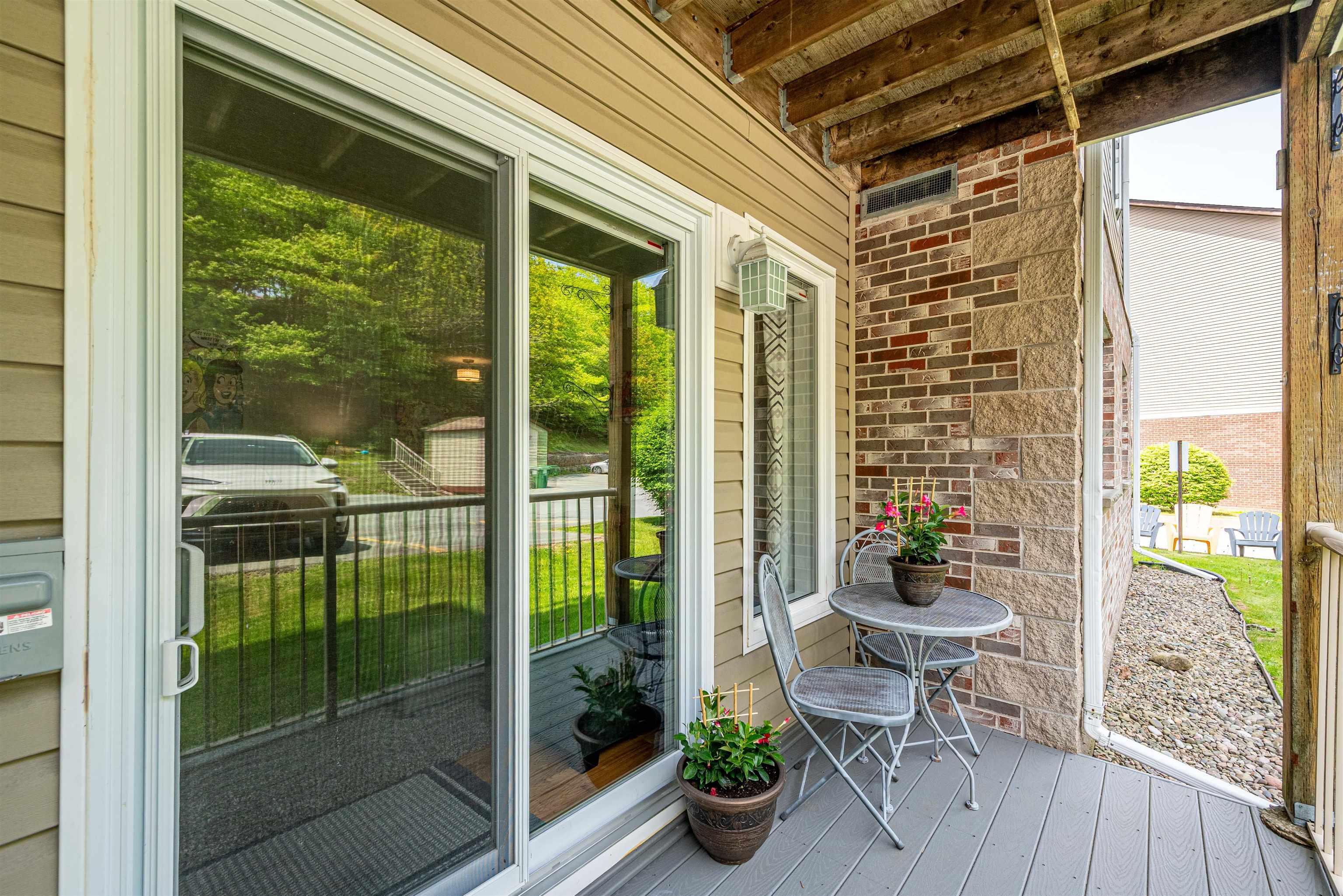 $349,900.00: 7 70 Collins Grove, Dartmouth