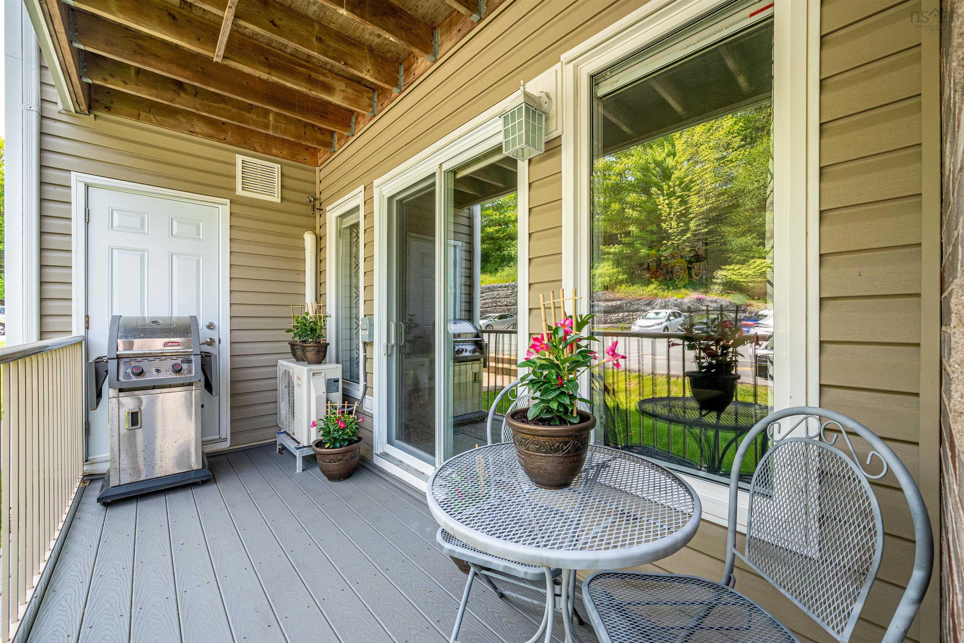 $349,900.00: 7 70 Collins Grove, Dartmouth