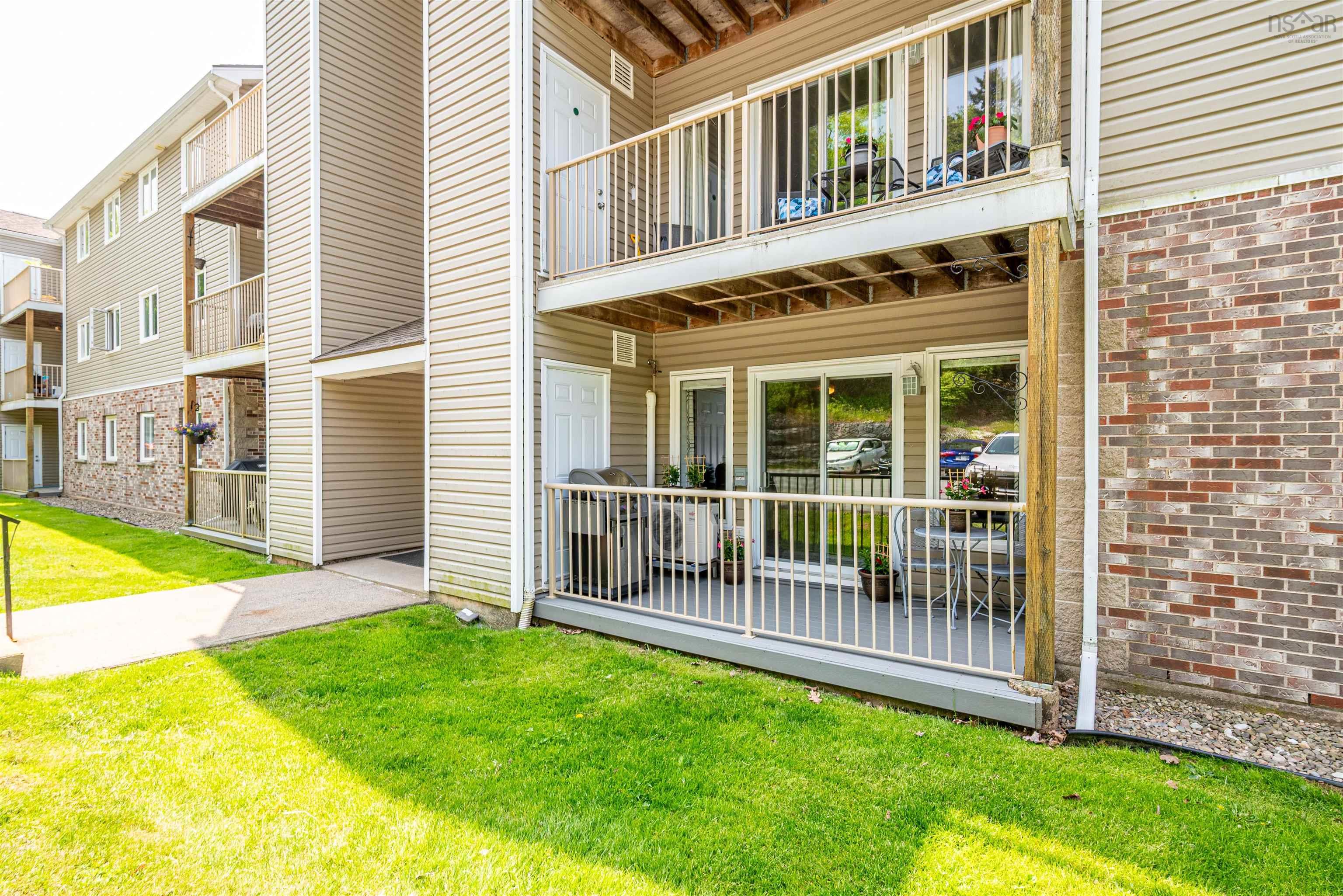$349,900.00: 7 70 Collins Grove, Dartmouth