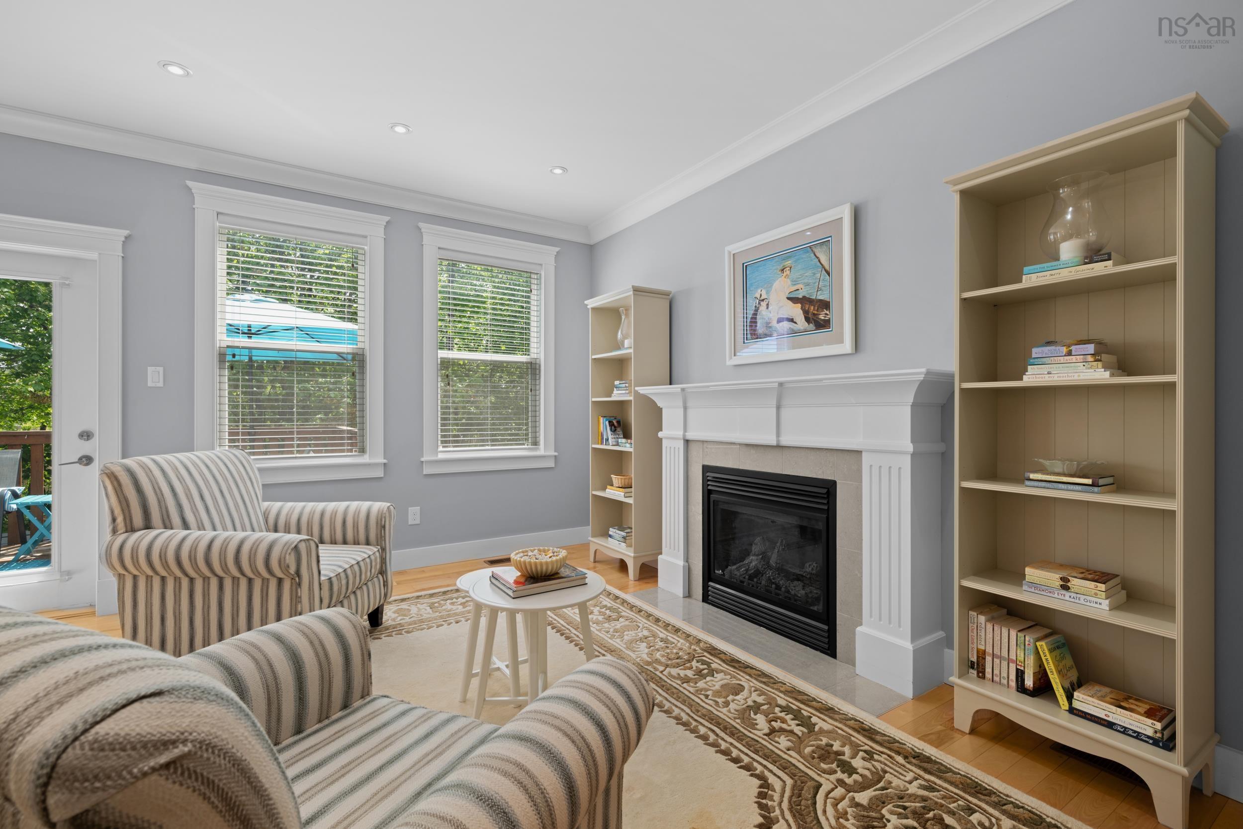 $829,900.00: 110 Capstone Crescent, Bedford