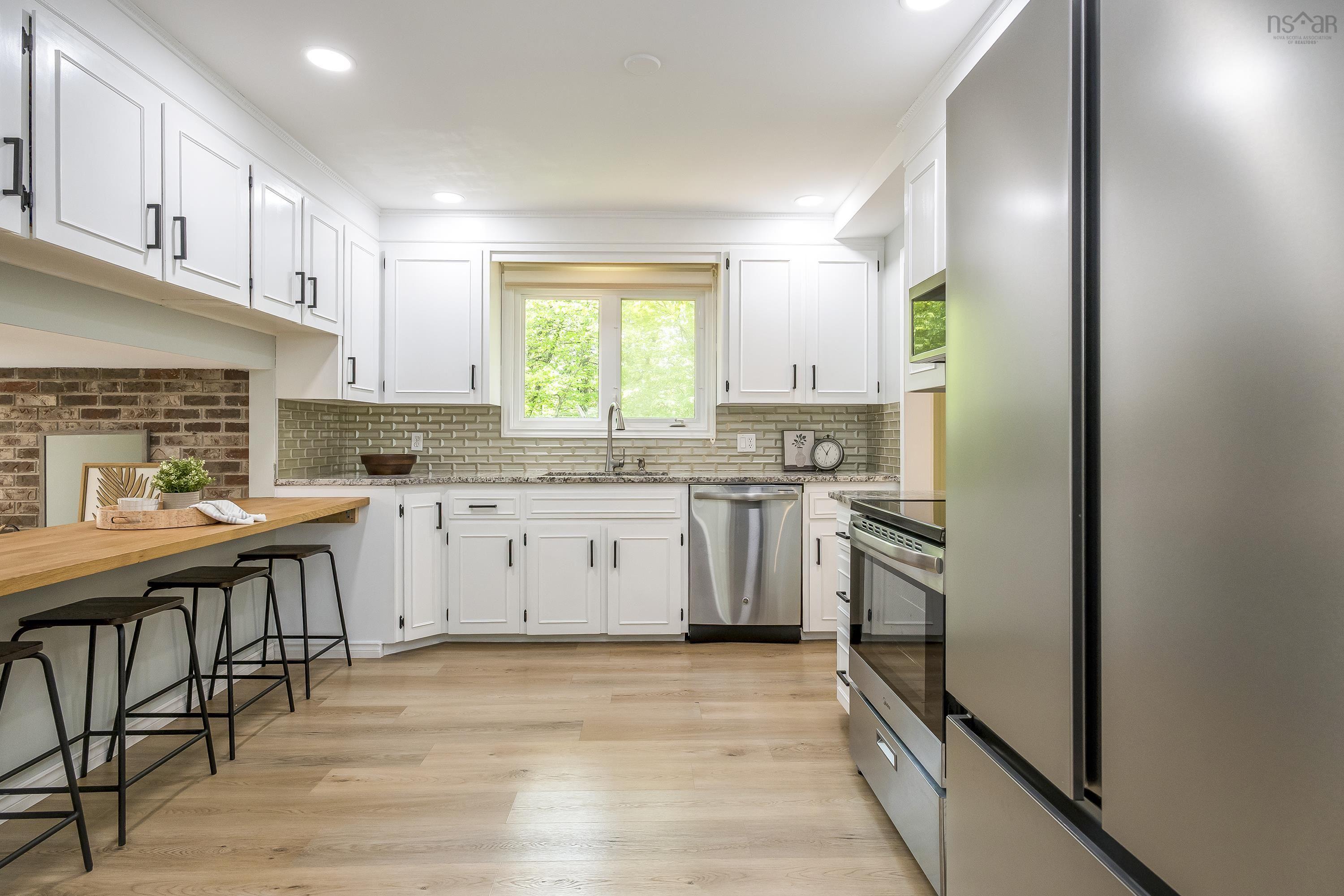 $639,000.00: 44 Sunrise Hill, Bedford