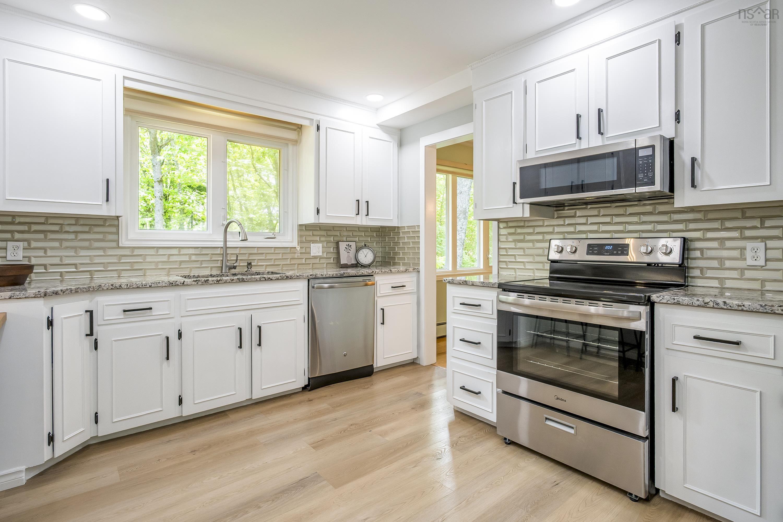 $639,000.00: 44 Sunrise Hill, Bedford