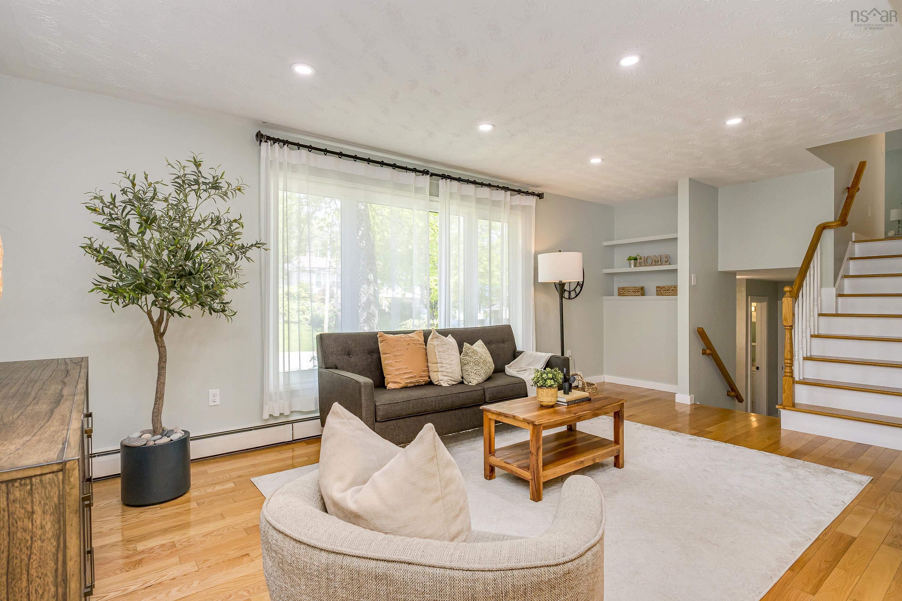 $639,000.00: 44 Sunrise Hill, Bedford