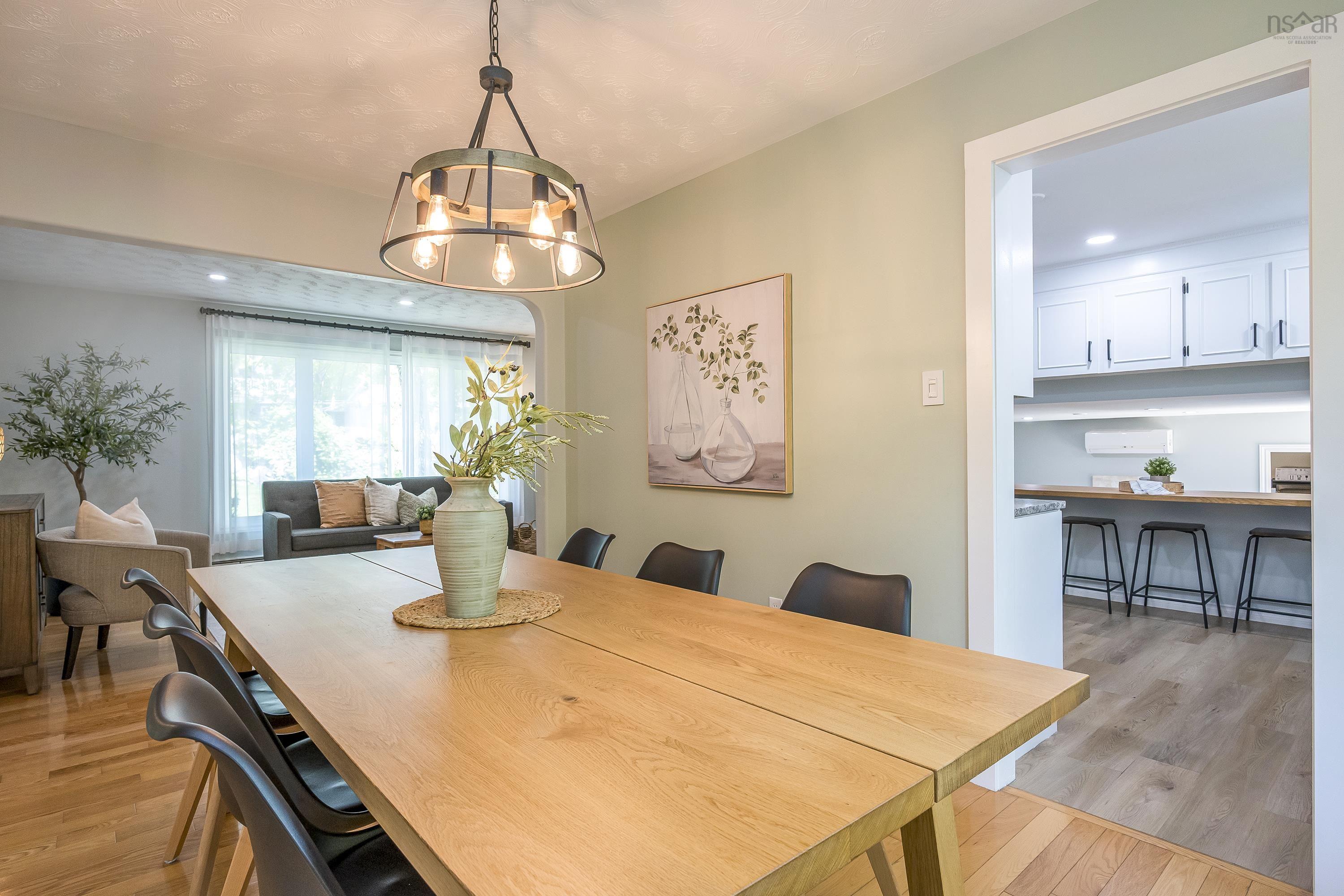 $639,000.00: 44 Sunrise Hill, Bedford
