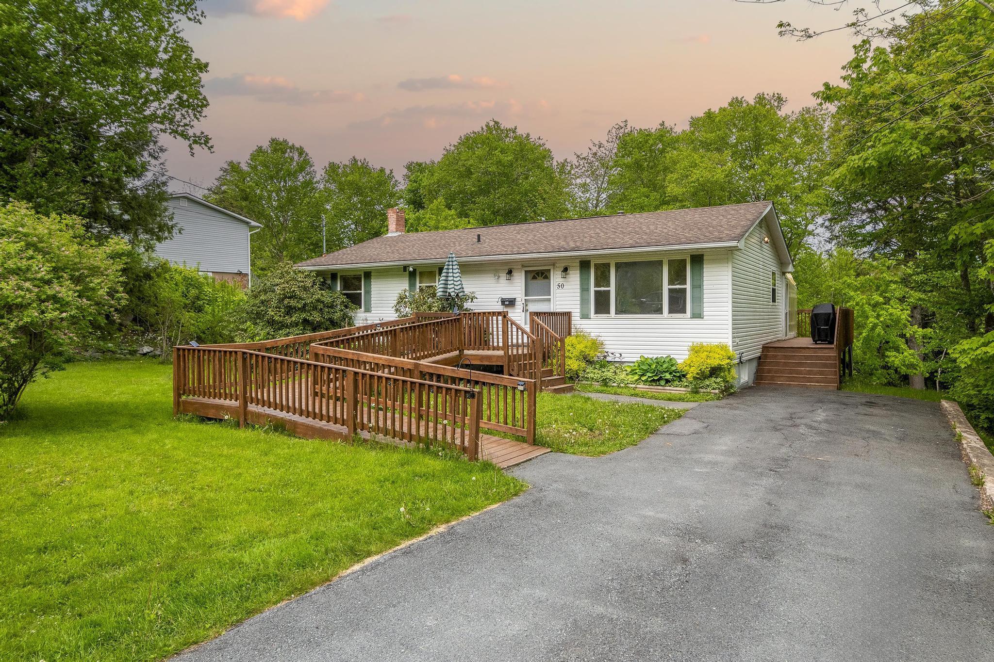 $399,900.00: 50 Echo Forest Drive, Lake Echo