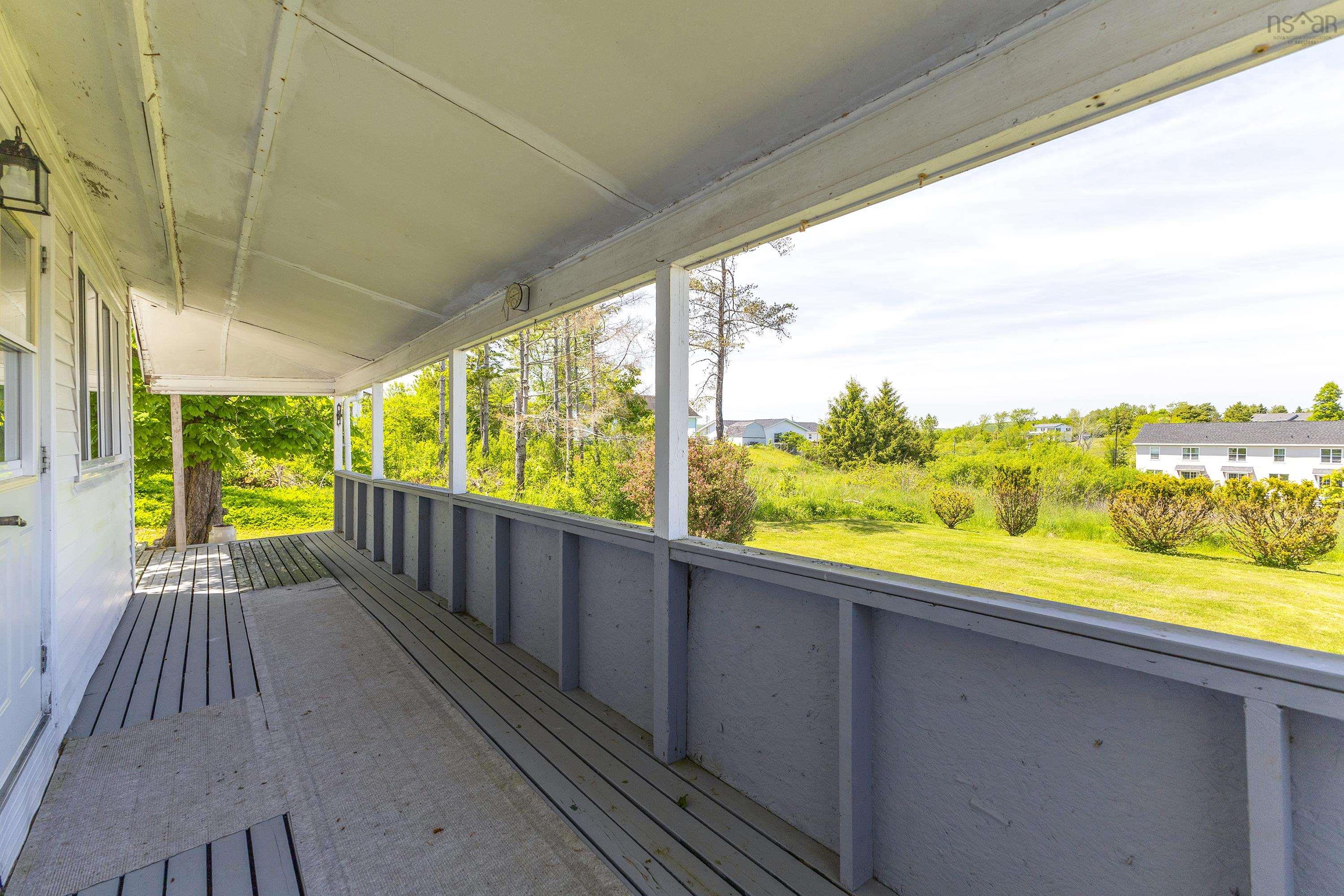 $185,000.00: 3940 South Side Road, South River