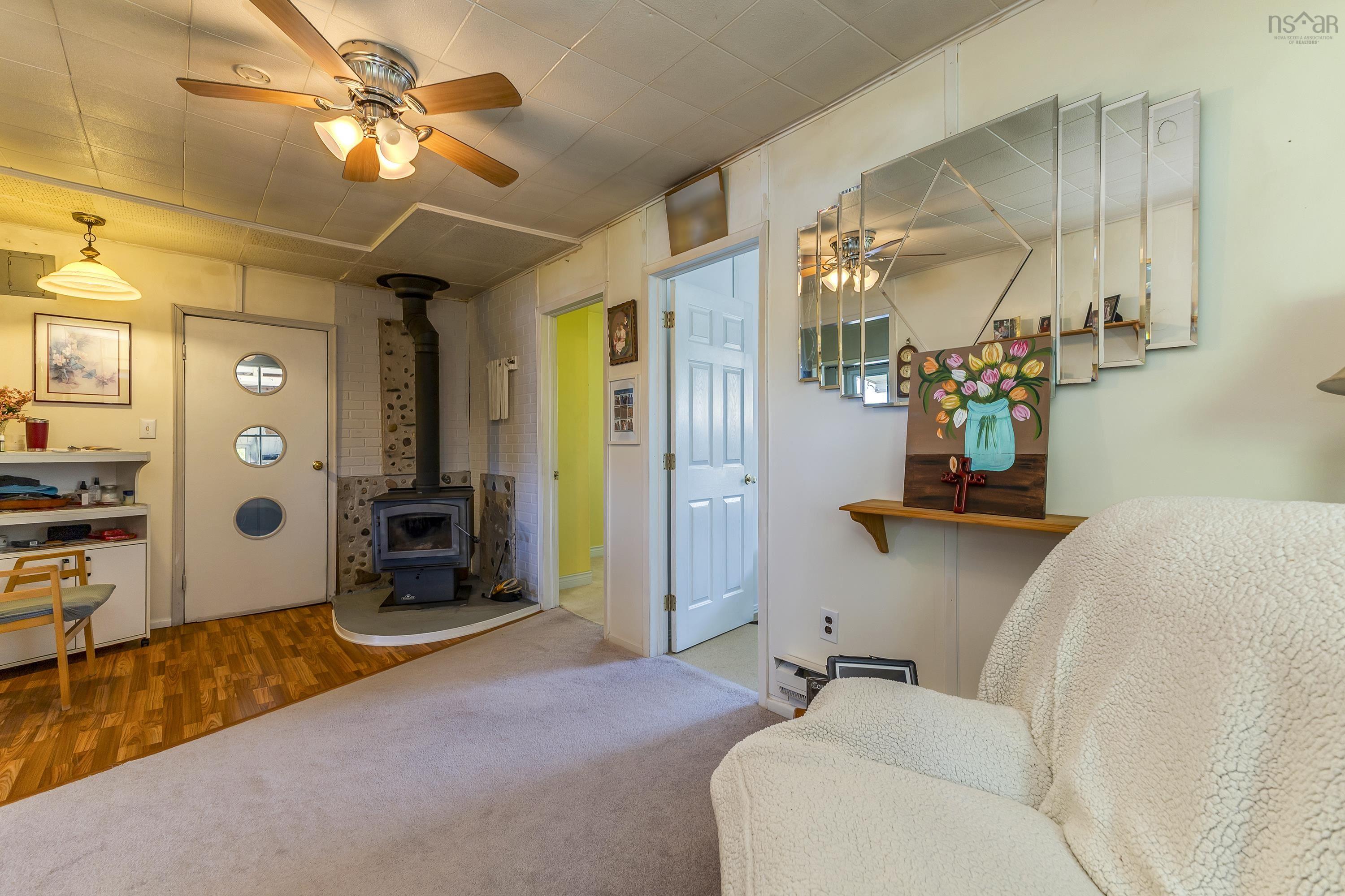 $185,000.00: 3940 South Side Road, South River