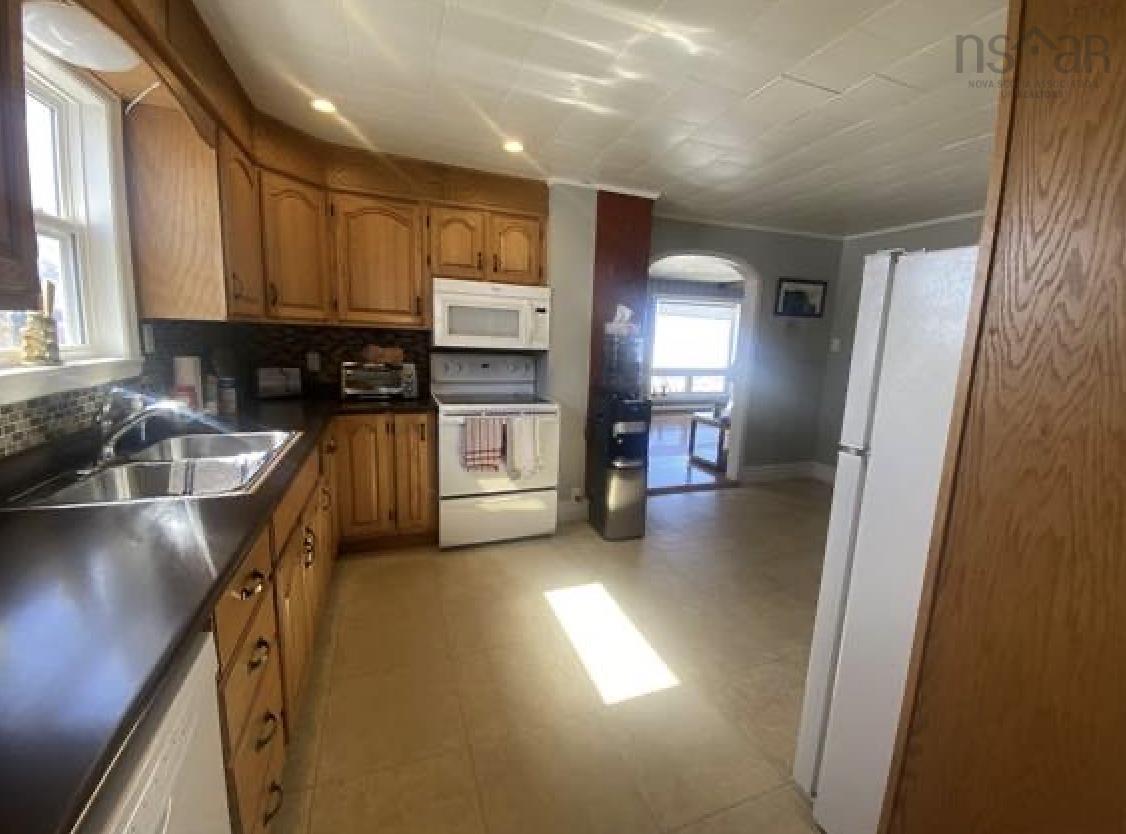 $343,000.00: 3498 Highway 395, East Lake Ainslie