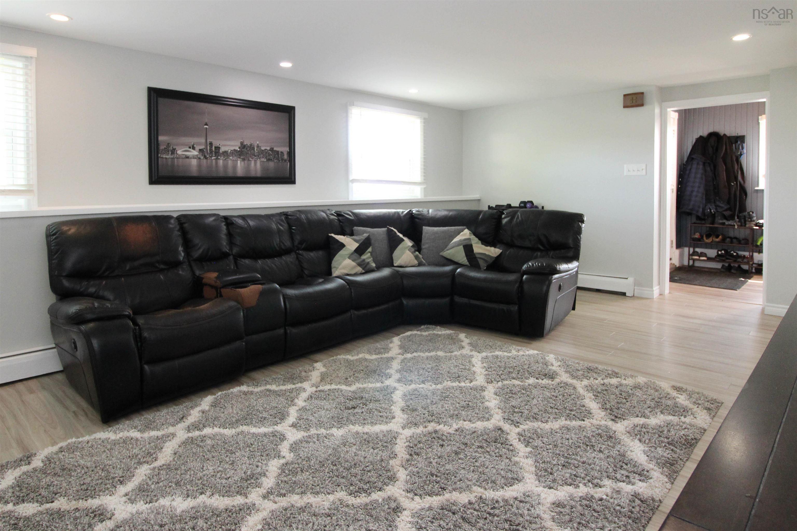 $555,000.00: 33 Downsview Drive, Truro