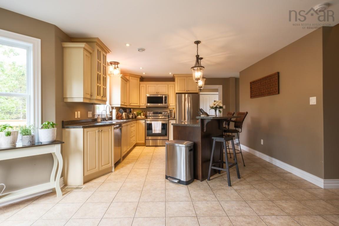 $719,900.00: 30 Pivot Lane, Hatchet Lake